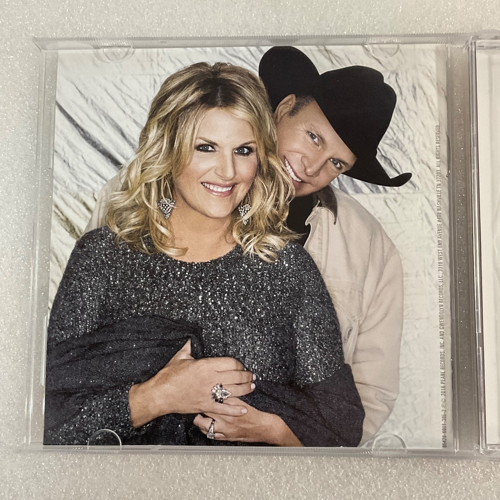 Garth Brooks Trisha Yearwood 2 Album Bundle Gunslinger & Christmas Together CD - Image 11