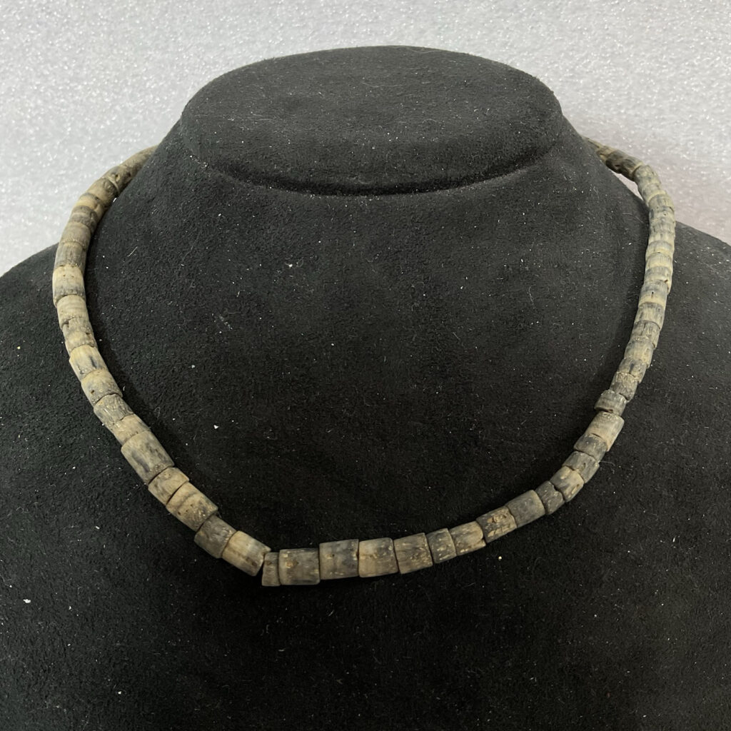 Vintage Heishi 15” Necklace Barrel Clasp Antler Or Bone GnuFashion - Image 1