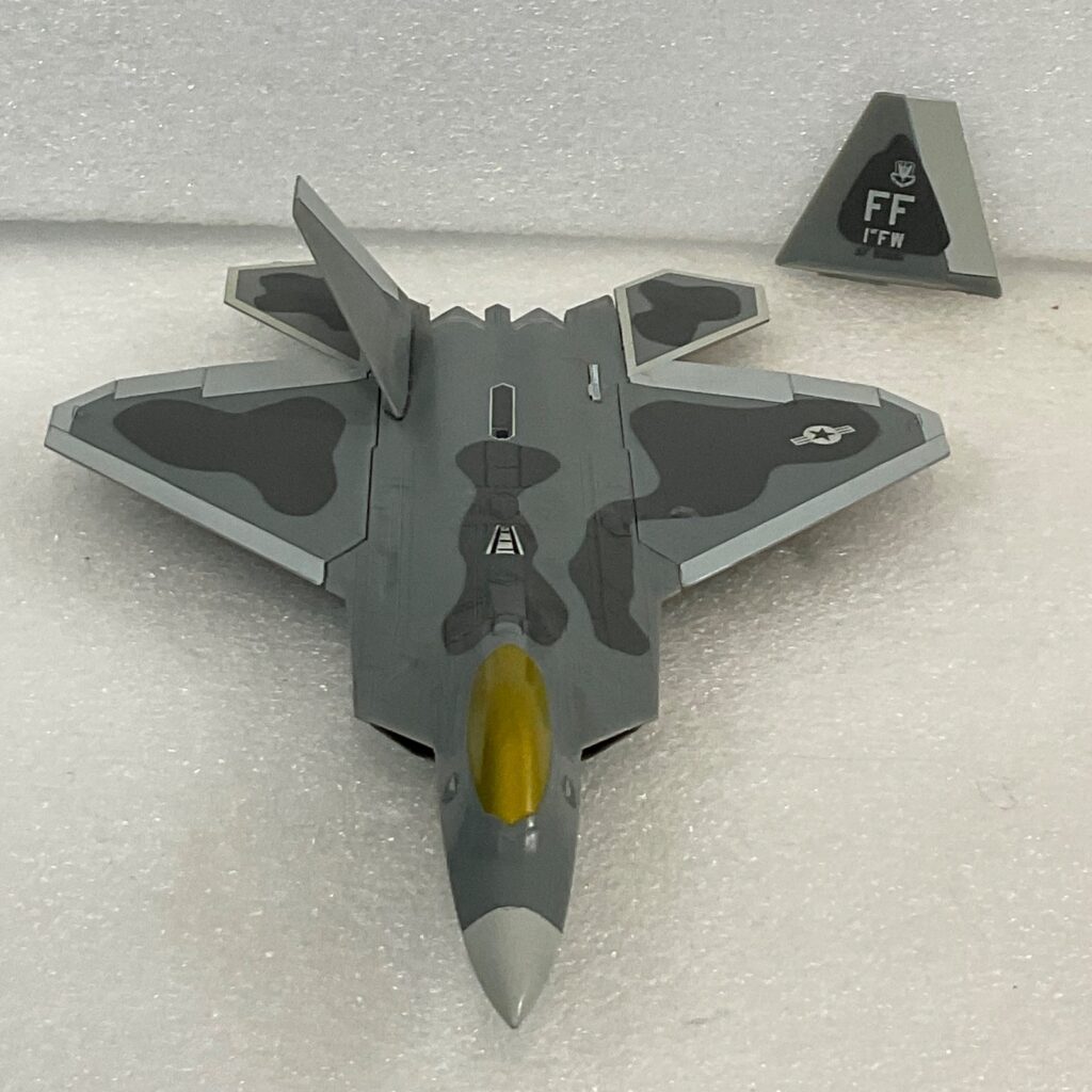 Revell 2011 F-22 Raptor Model Jet 7.5in Toy Plane Damaged Parts Missing - Image 1