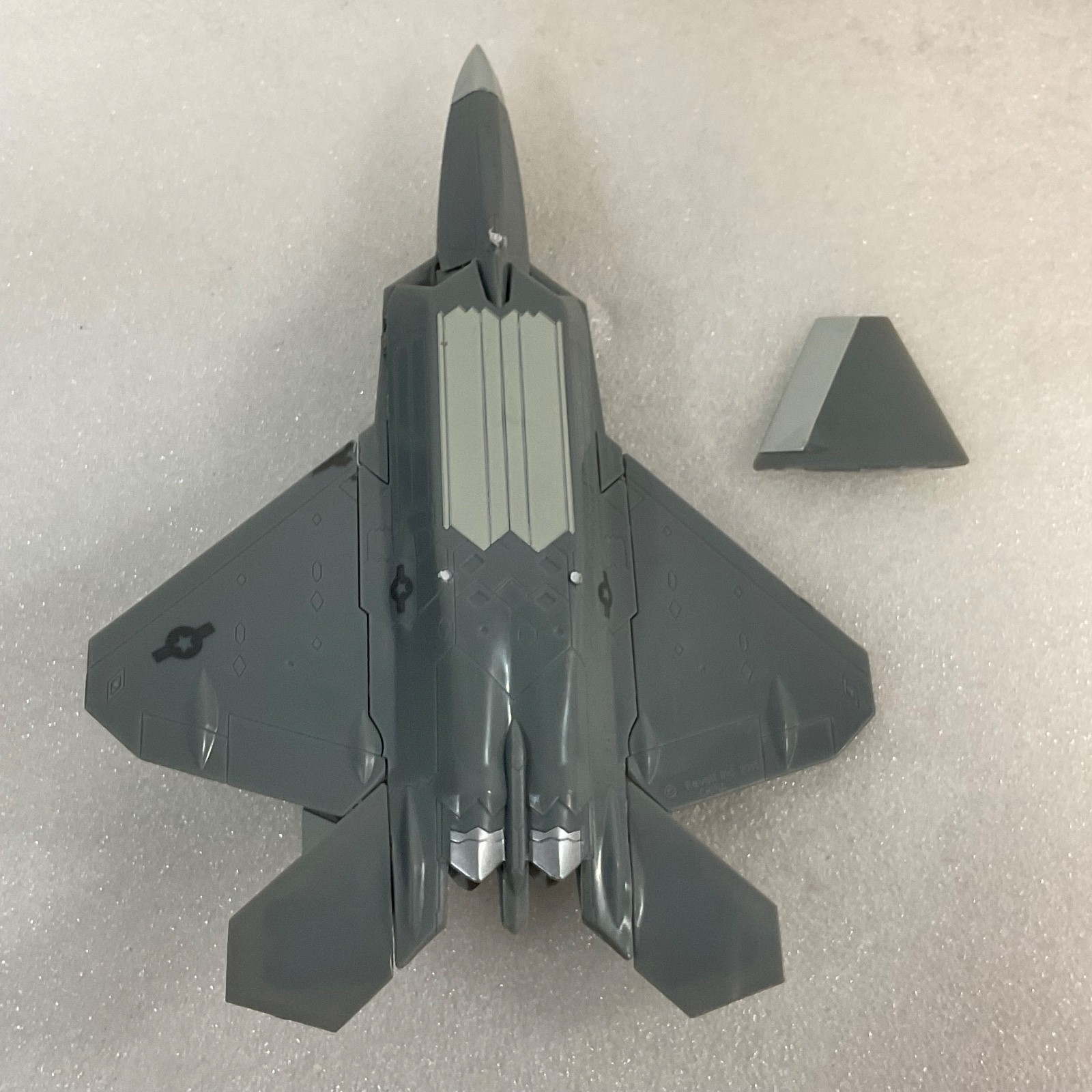 Revell 2011 F-22 Raptor Model Jet 7.5in Toy Plane Damaged Parts Missing - Image 6