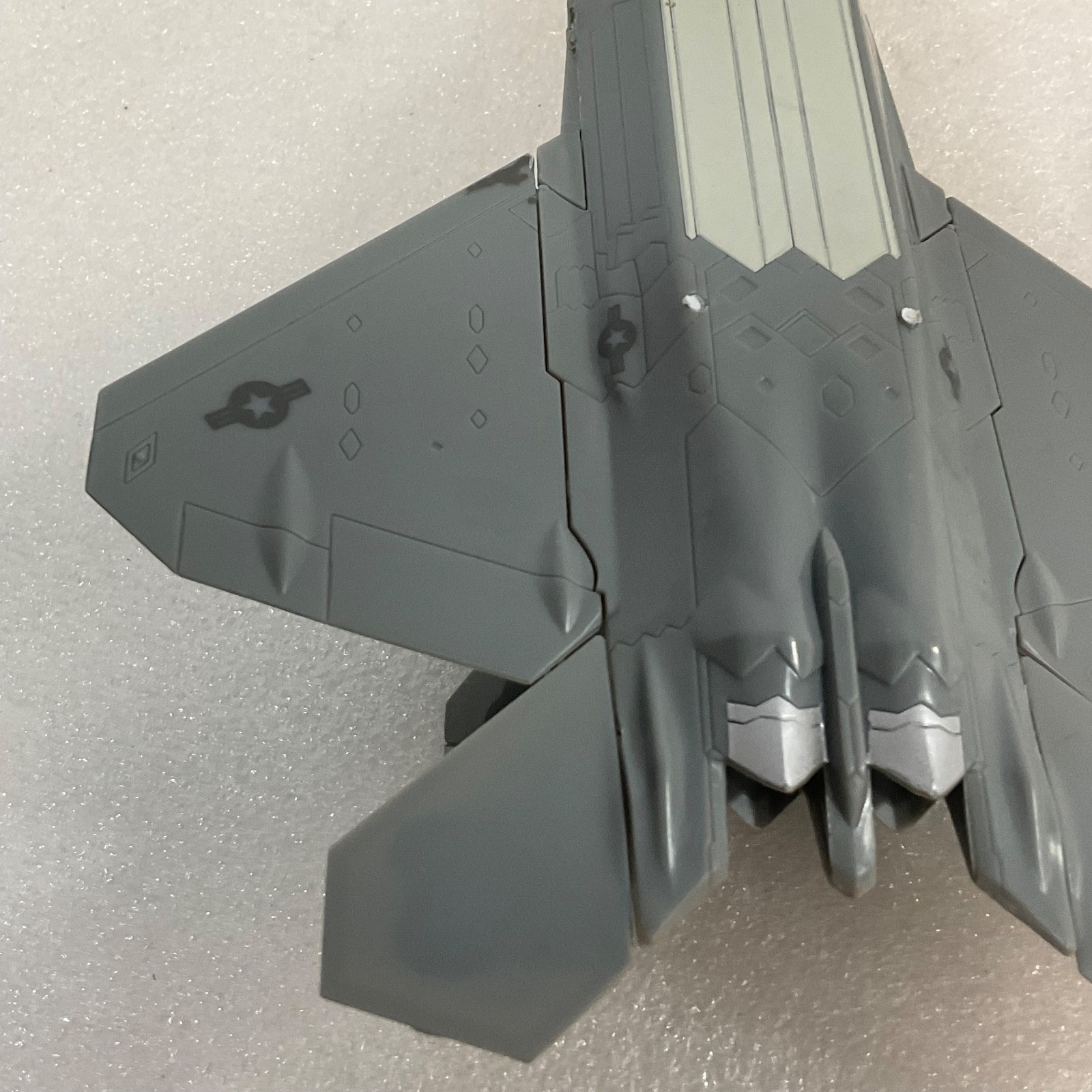 Revell 2011 F-22 Raptor Model Jet 7.5in Toy Plane Damaged Parts Missing - Image 7