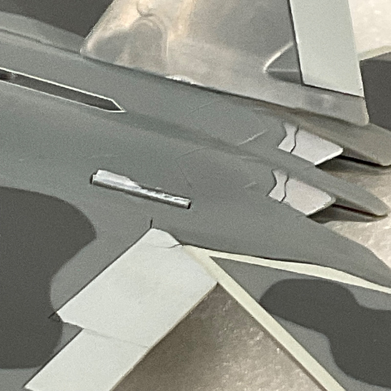 Revell 2011 F-22 Raptor Model Jet 7.5in Toy Plane Damaged Parts Missing - Image 5