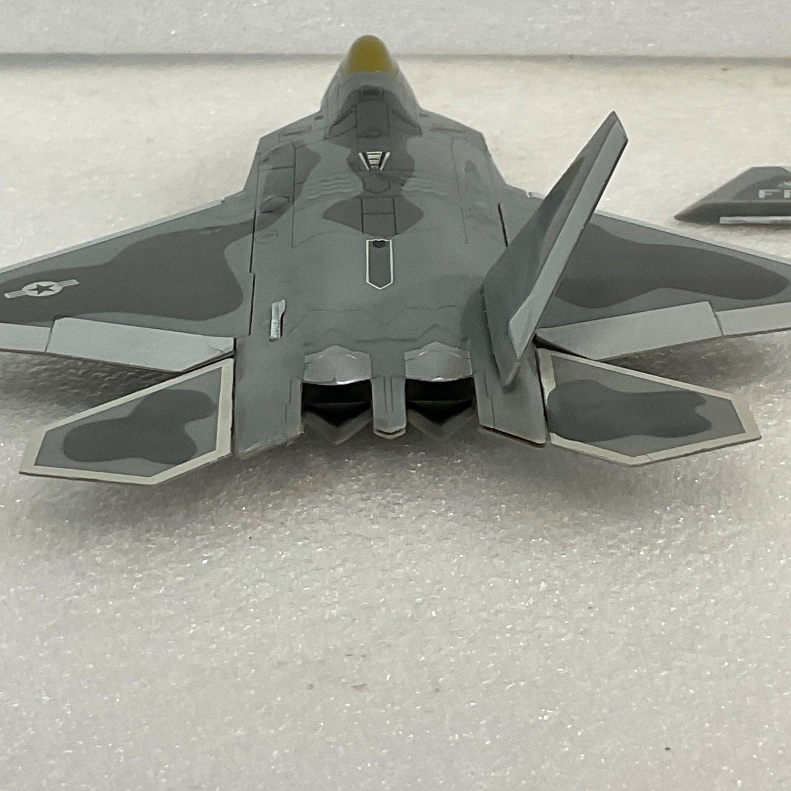Revell 2011 F-22 Raptor Model Jet 7.5in Toy Plane Damaged Parts Missing - Image 13