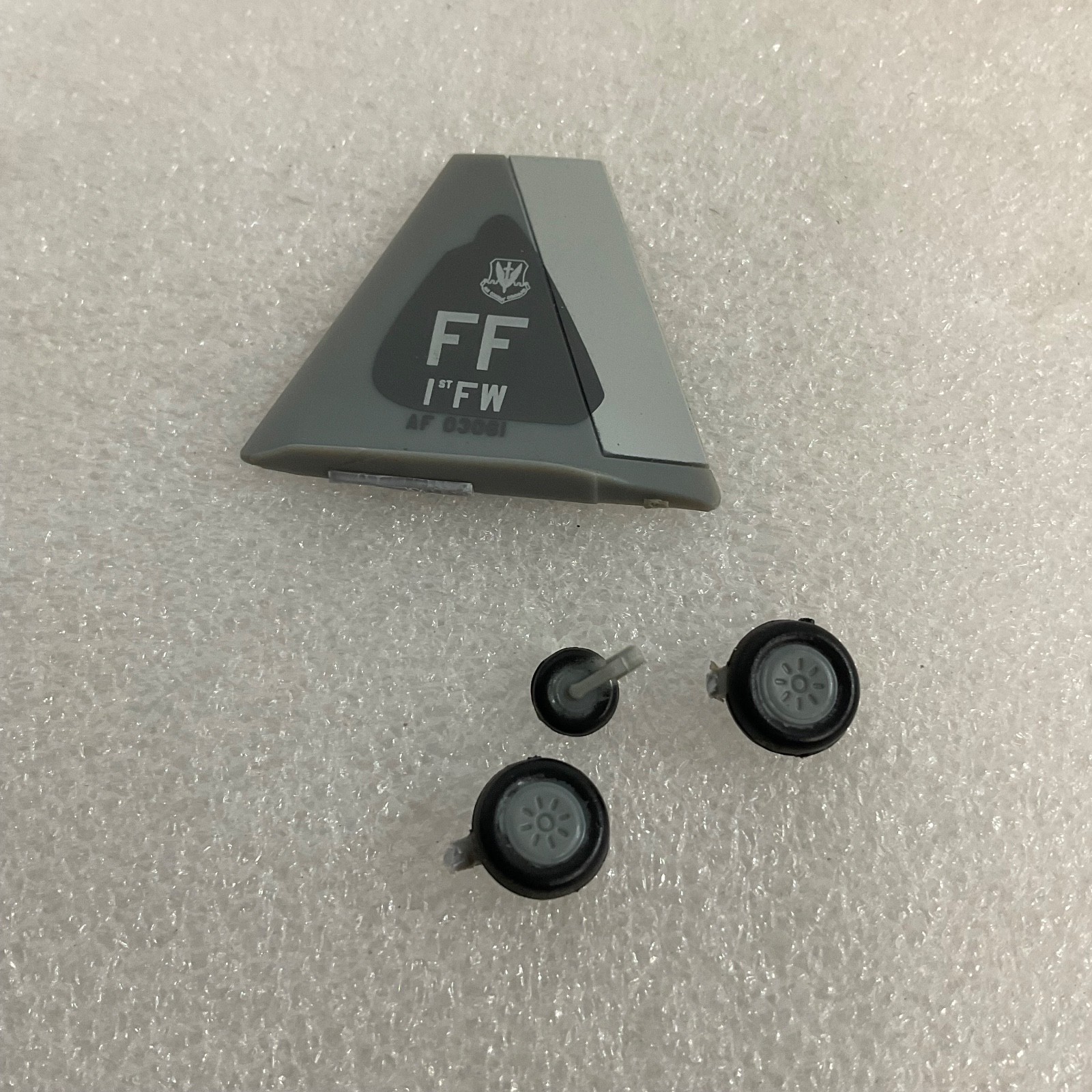 Revell 2011 F-22 Raptor Model Jet 7.5in Toy Plane Damaged Parts Missing - Image 12