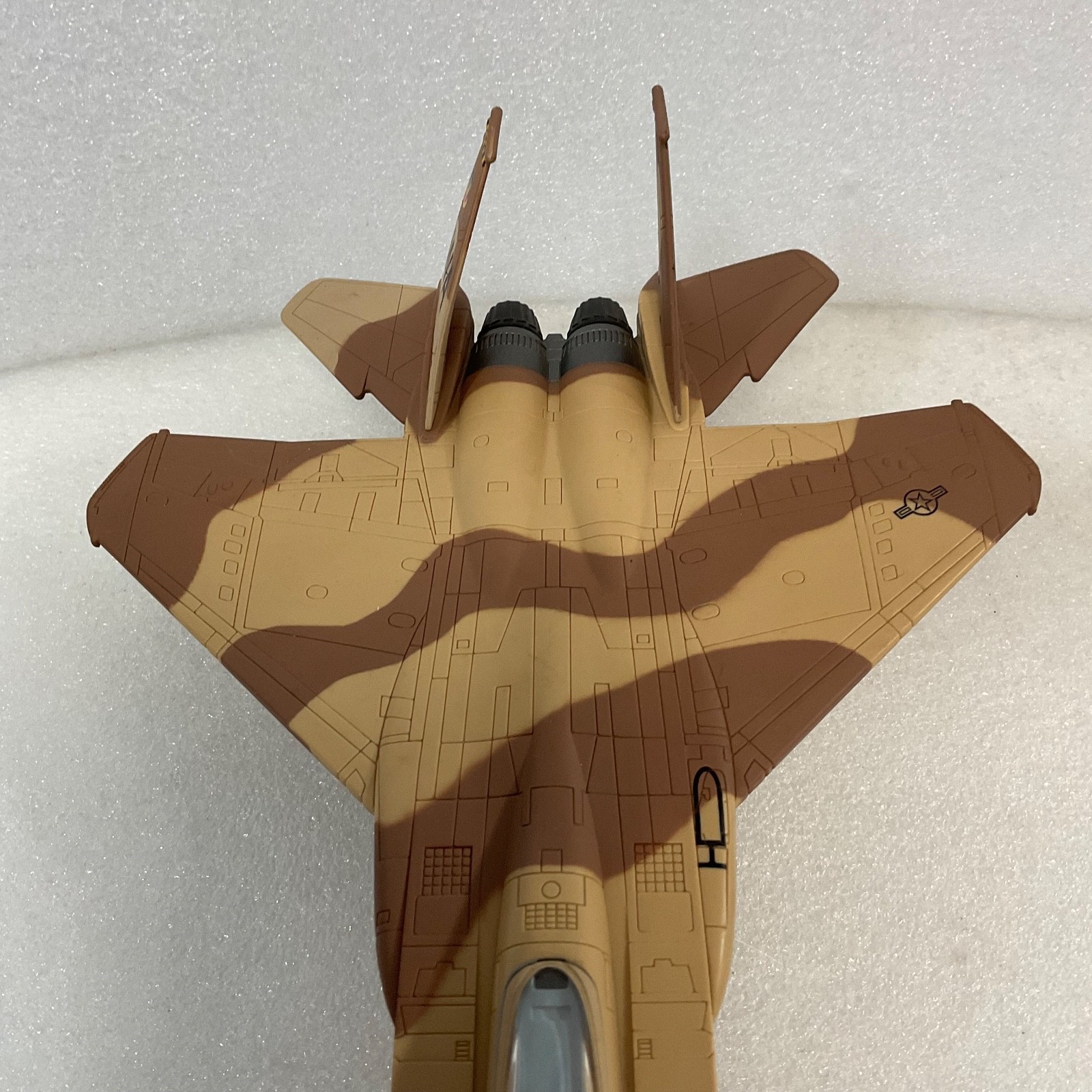 2009 Unimax F-15 Fighter Jet Model 10.5in Length 7in Wingspan Desert Camo - Image 3