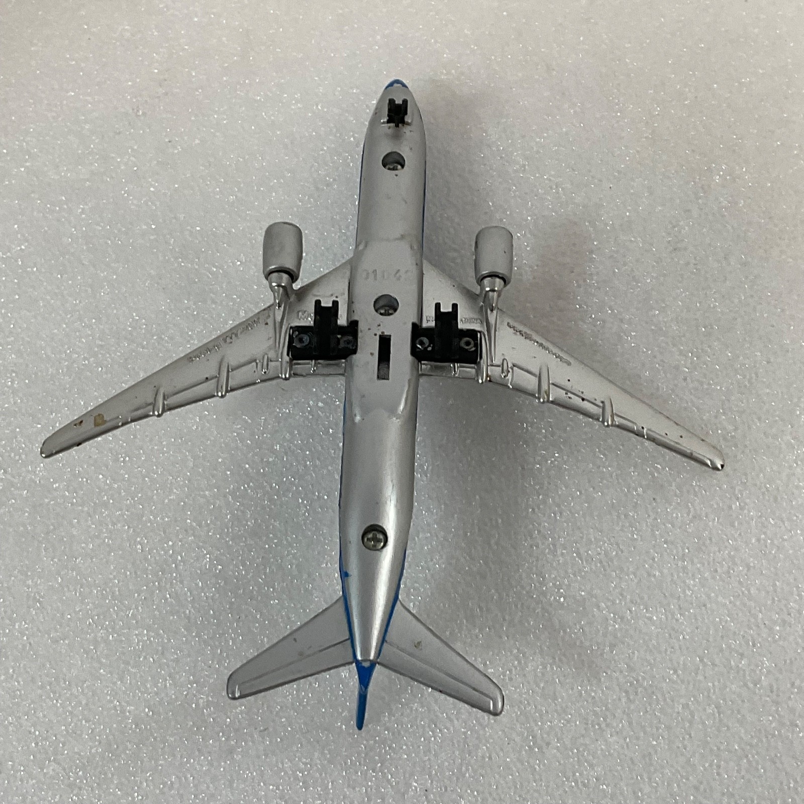 Maisto Boeing 777-200 Diecast AM Intercontinental Plane 5in Model Toy - Image 3