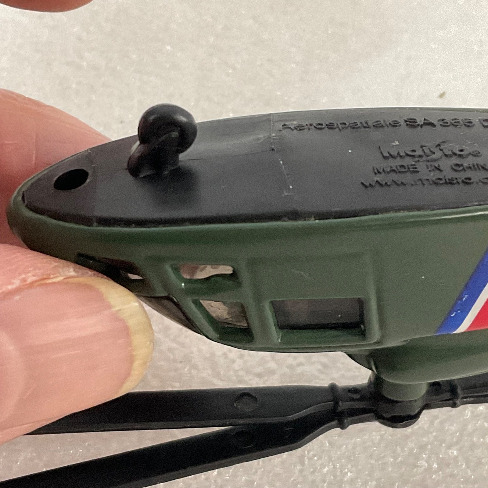 Maisto Aerospatiale SA 365 Dauphin Helicopter Model 7in Green Red Trim - Image 7