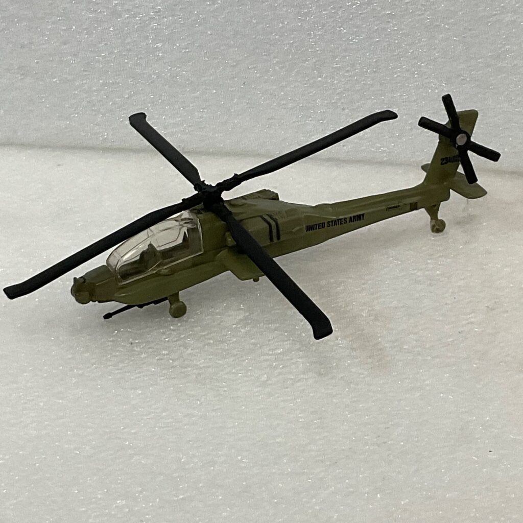 Maisto AH-64 Apache Helicopter Model 7in Military Green Toy Aircraft - Image 1