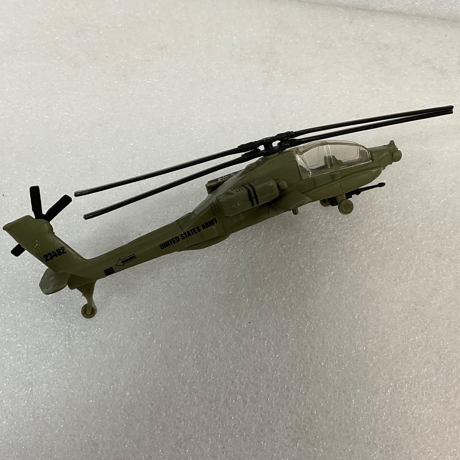 Maisto AH-64 Apache Helicopter Model 7in Military Green Toy Aircraft - Image 4