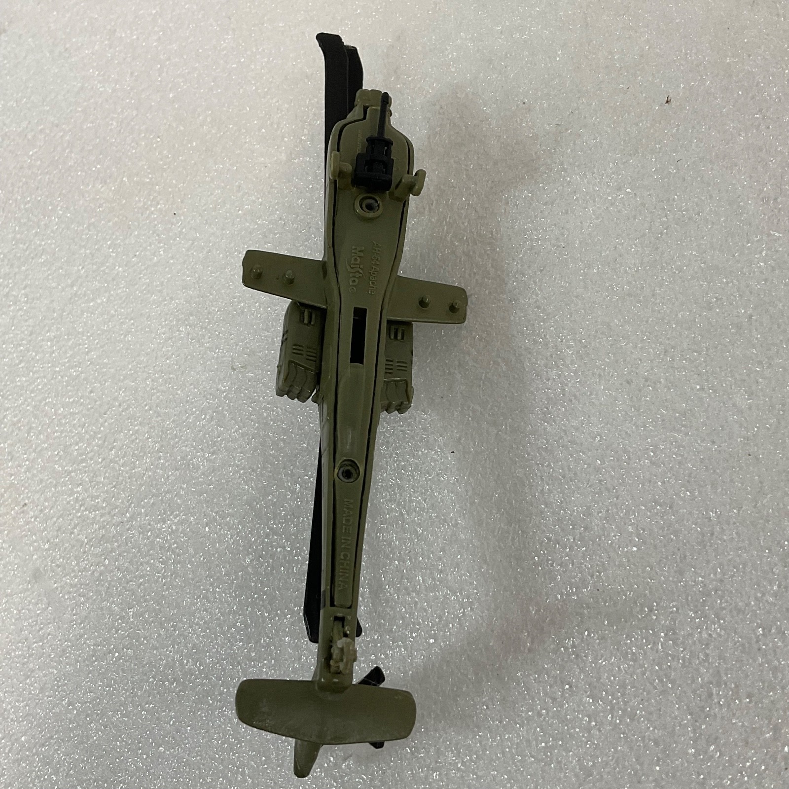 Maisto AH-64 Apache Helicopter Model 7in Military Green Toy Aircraft - Image 7
