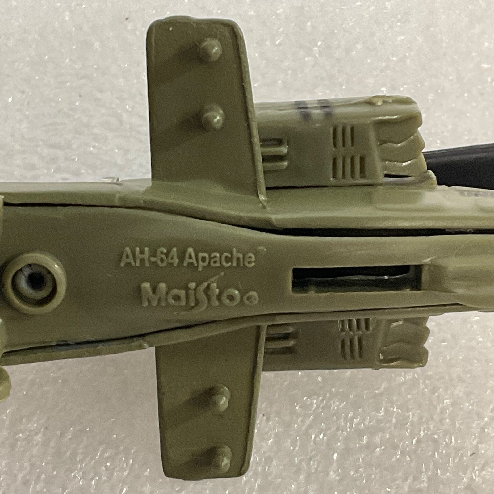Maisto AH-64 Apache Helicopter Model 7in Military Green Toy Aircraft - Image 8