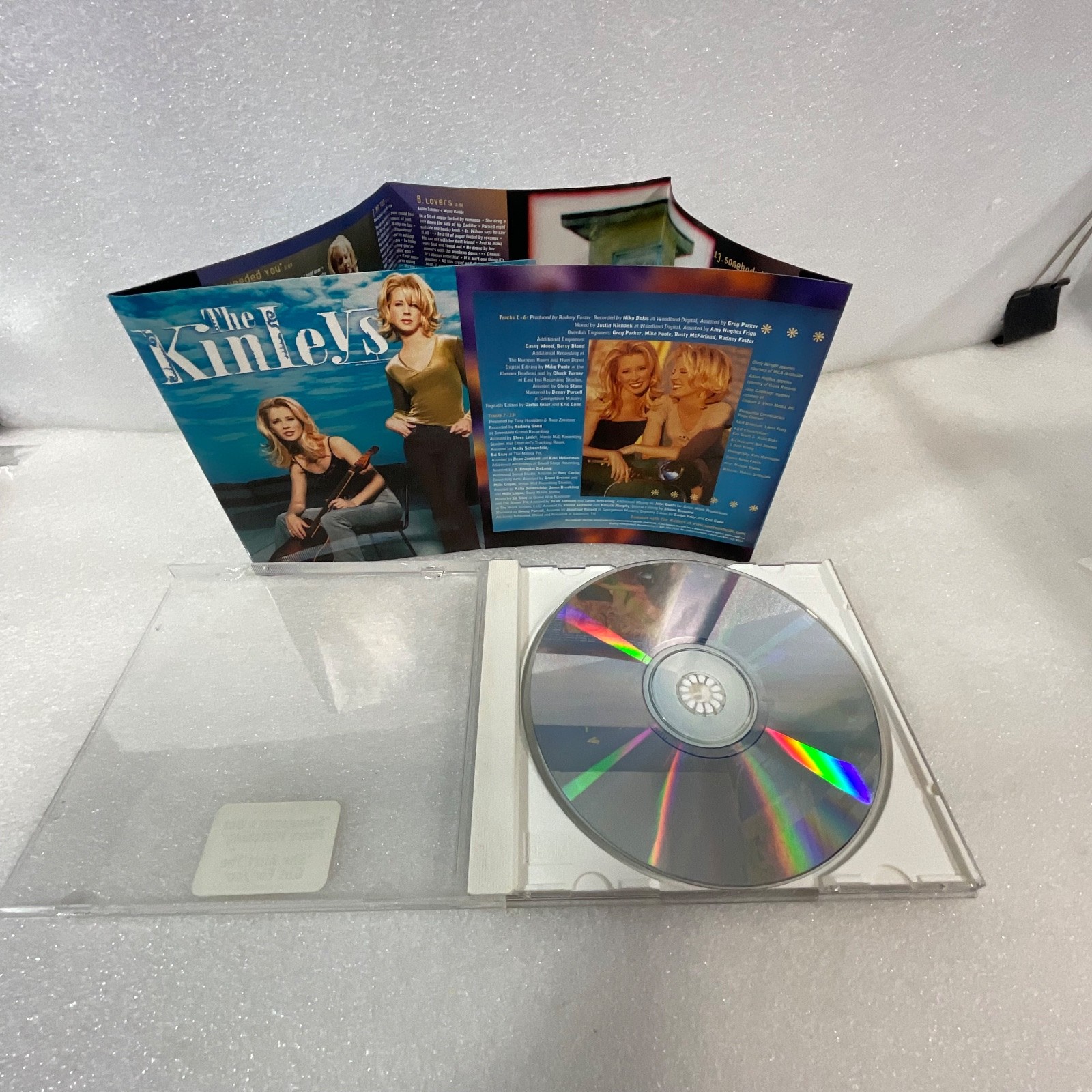 The Kinleys II CD 2000 Epic Country Album Somebody’s Out There Watching - Image 12