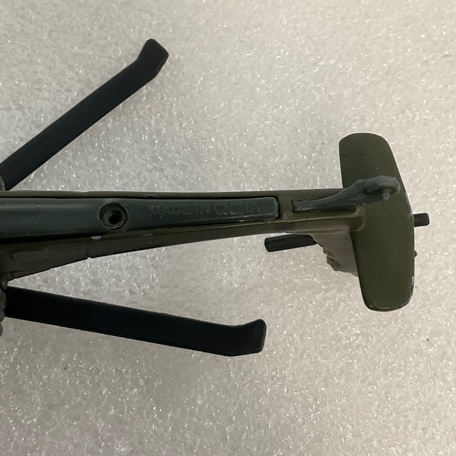 Maisto AH-64 Apache Helicopter Diecast Model 7in United States Army Green - Image 10
