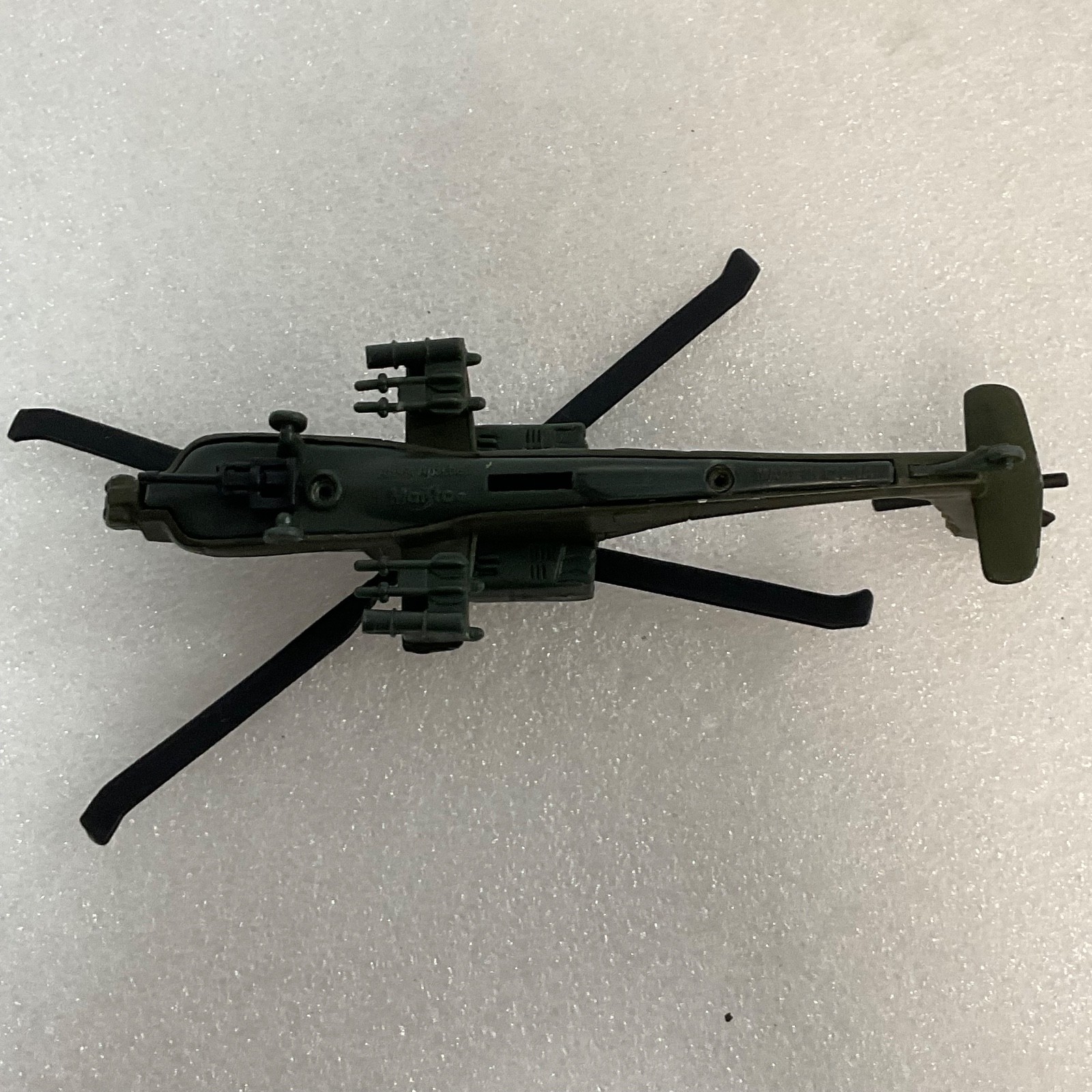 Maisto AH-64 Apache Helicopter Diecast Model 7in United States Army Green - Image 7