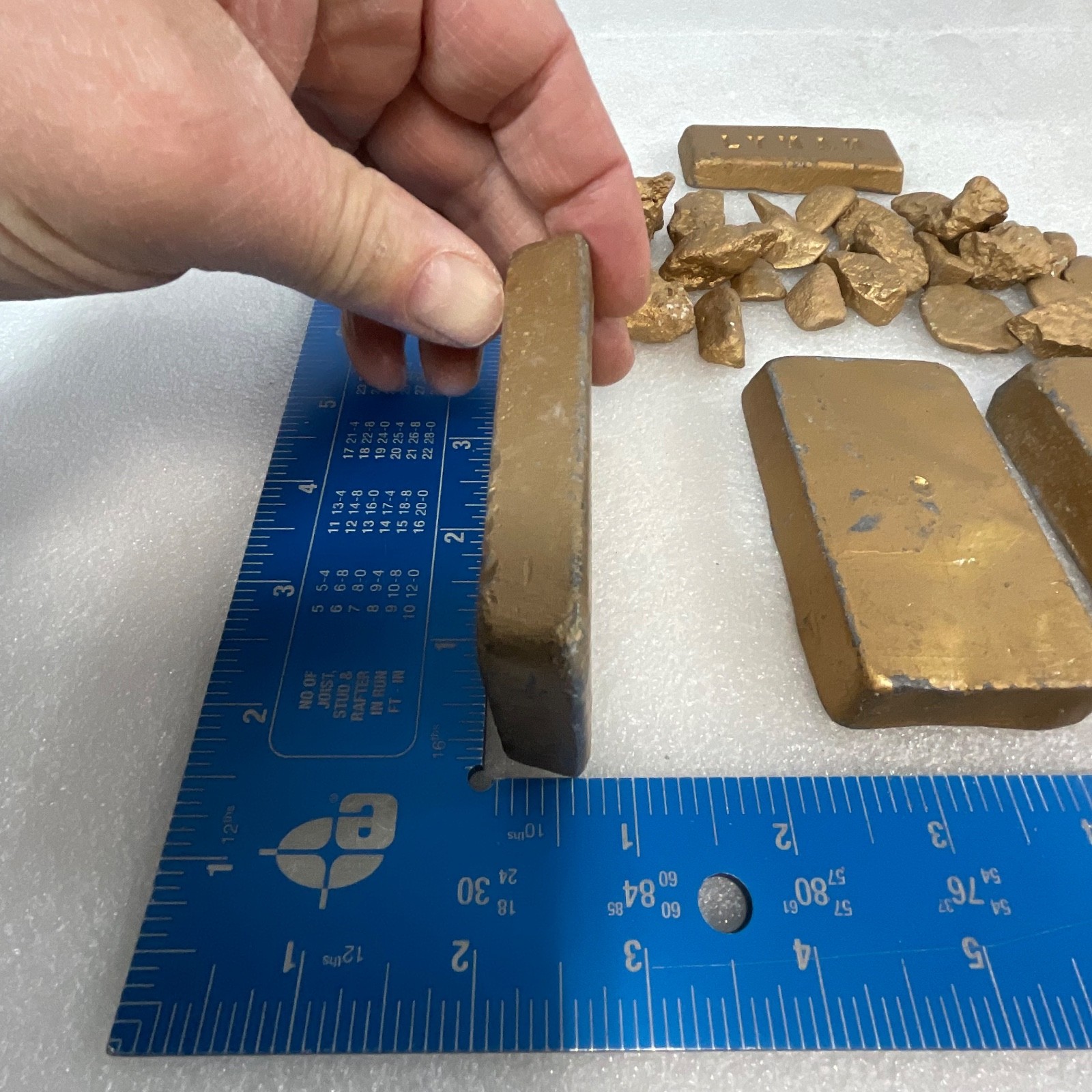 Gold Painted Rocks & Metal Bars Lot 4lb 15oz Mixed Sizes Props Craft Display - Image 3