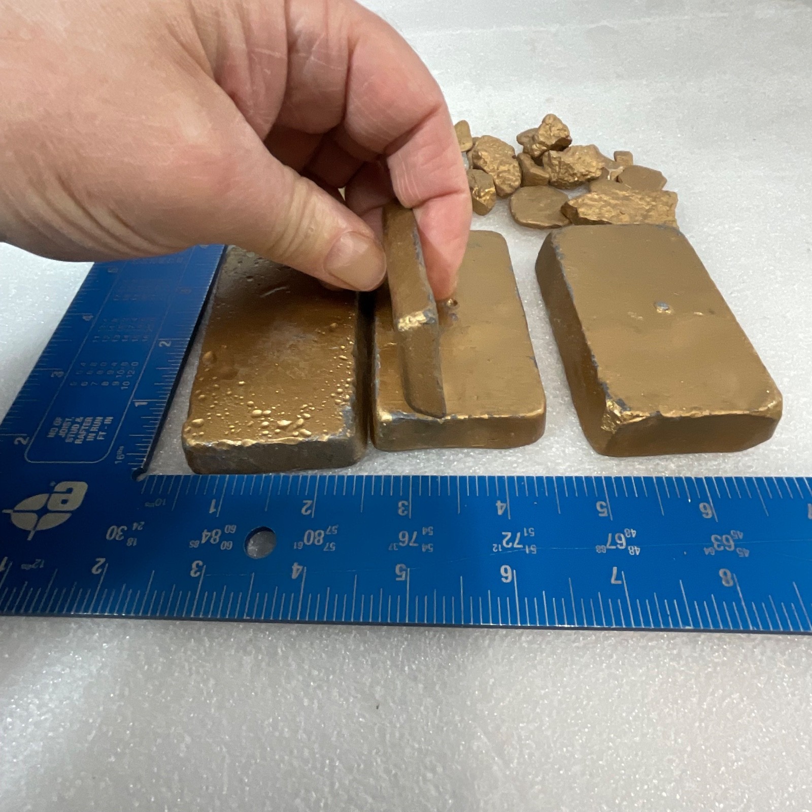 Gold Painted Rocks & Metal Bars Lot 4lb 15oz Mixed Sizes Props Craft Display - Image 4