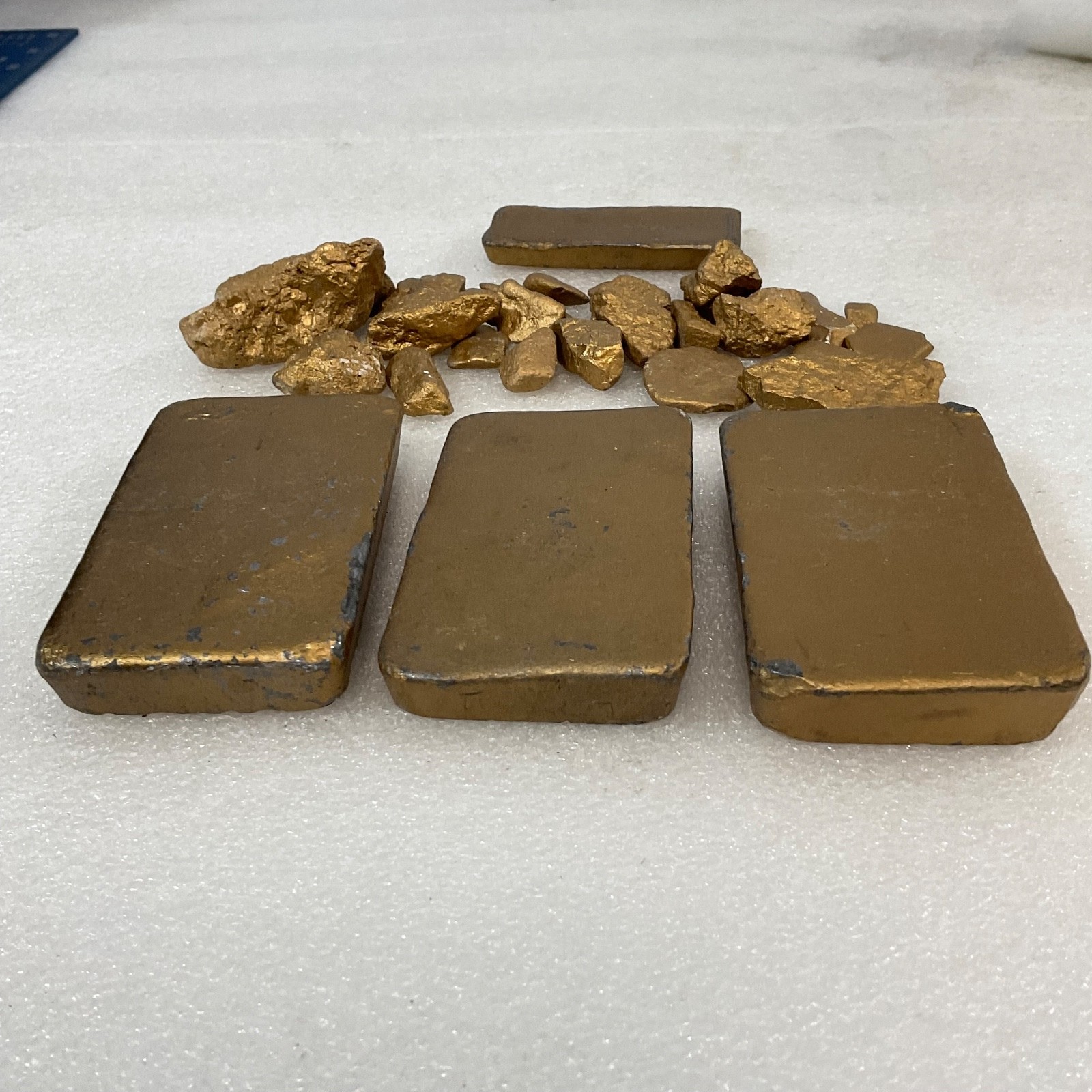 Gold Painted Rocks & Metal Bars Lot 4lb 15oz Mixed Sizes Props Craft Display - Image 6