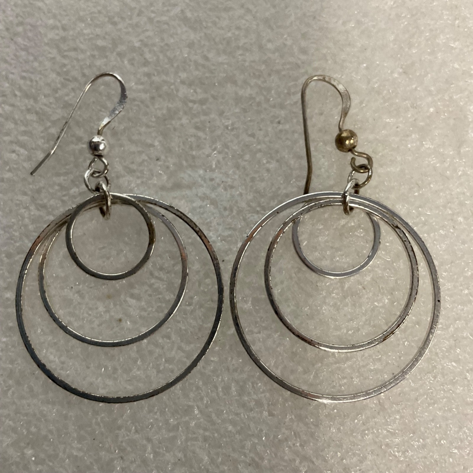 Vintage Silver Tone Triple Hoop Dangle Earrings 2in 4.15g Lightweight Modern - Image 10