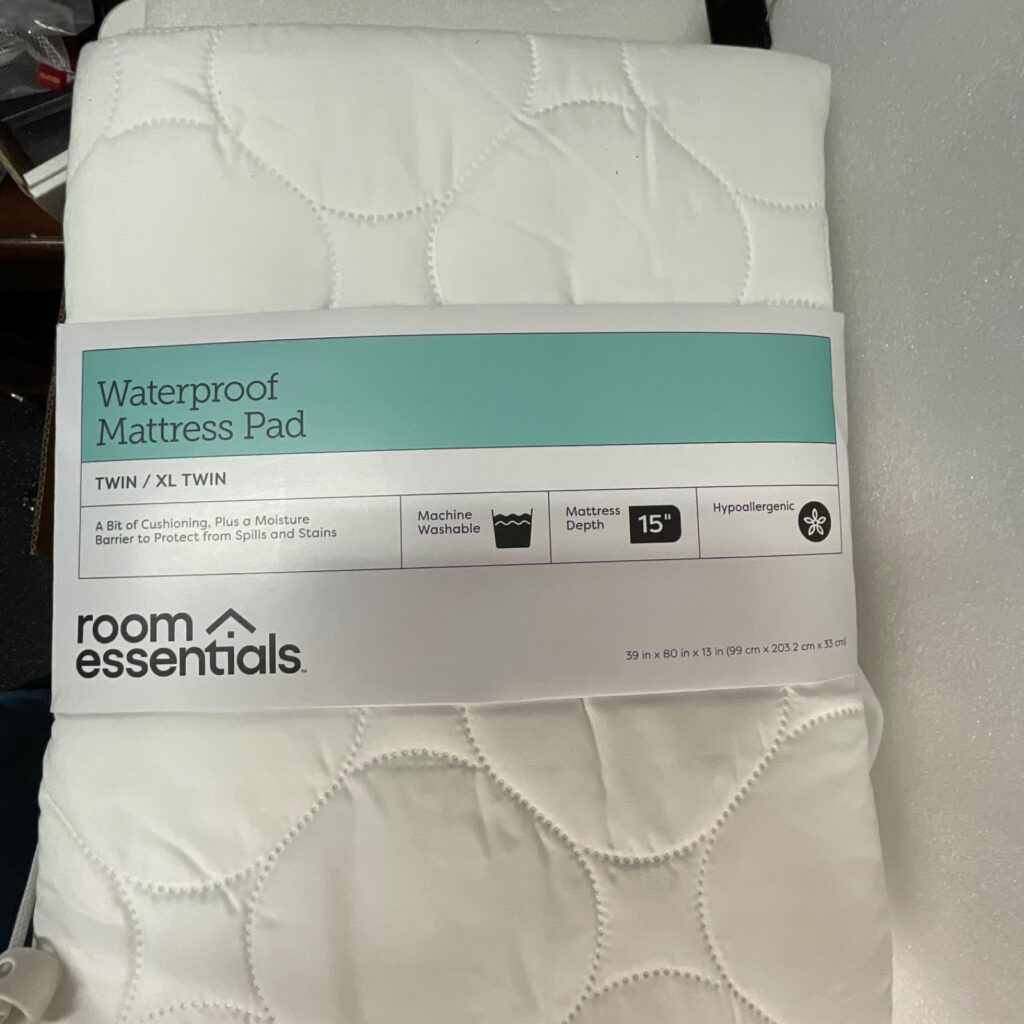 Room Essentials Waterproof Mattress Pad Twin/Twin XL 39 x 80 in White - Image 1