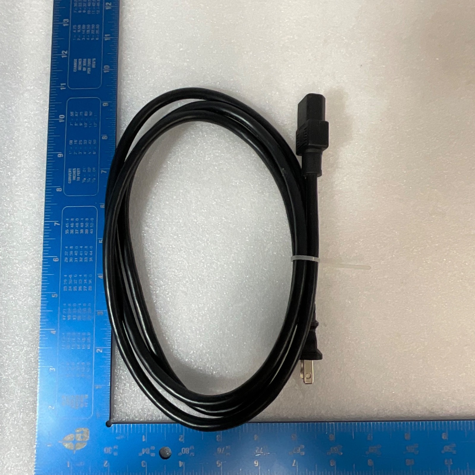 IEC C13 to NEMA 5-15P Power Cord Black 40 in 13A 125V - Image 4