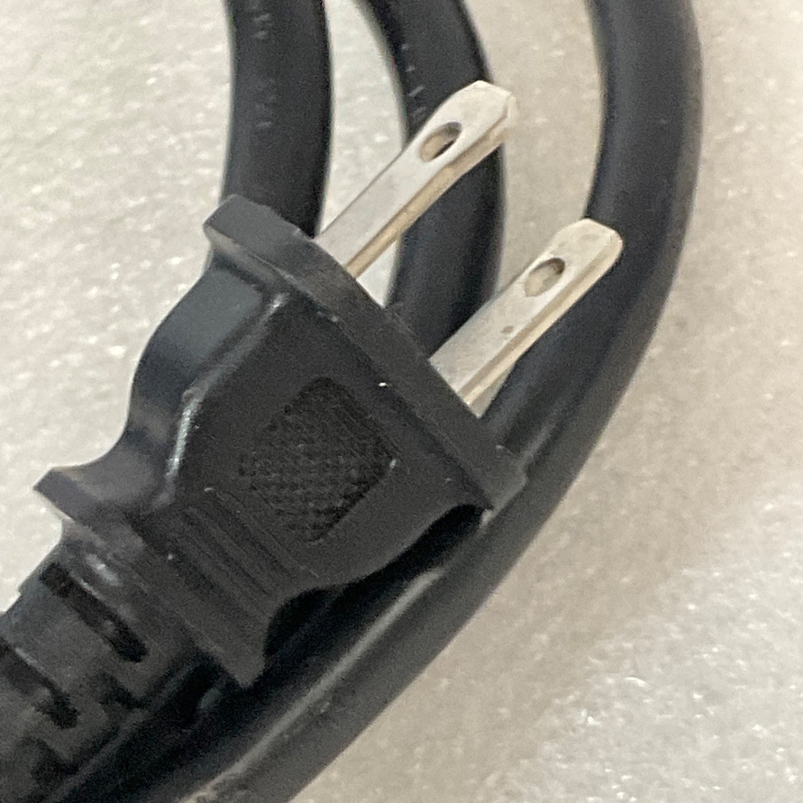 IEC C13 to NEMA 5-15P Power Cord Black 40 in 13A 125V - Image 8