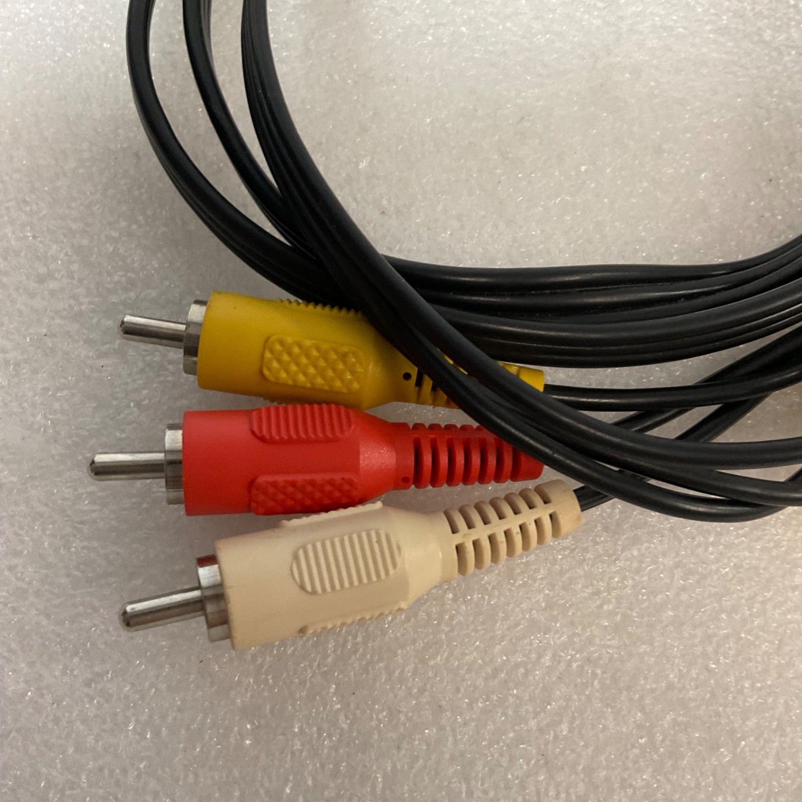 48 in RCA Composite Audio Video Cable Red White Yellow Male to Male - Image 2