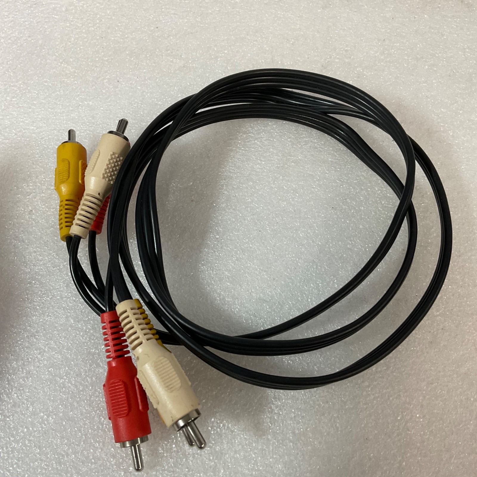 48 in RCA Composite Audio Video Cable Red White Yellow Male to Male - Image 4