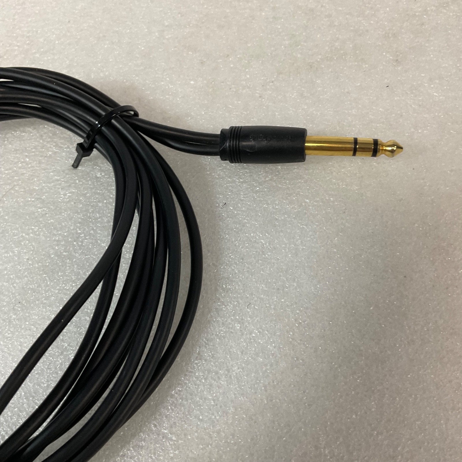 Radio Shack 1/4 in TRS Male to Dual RCA Male Audio Adapter Cable 72 in - Image 3