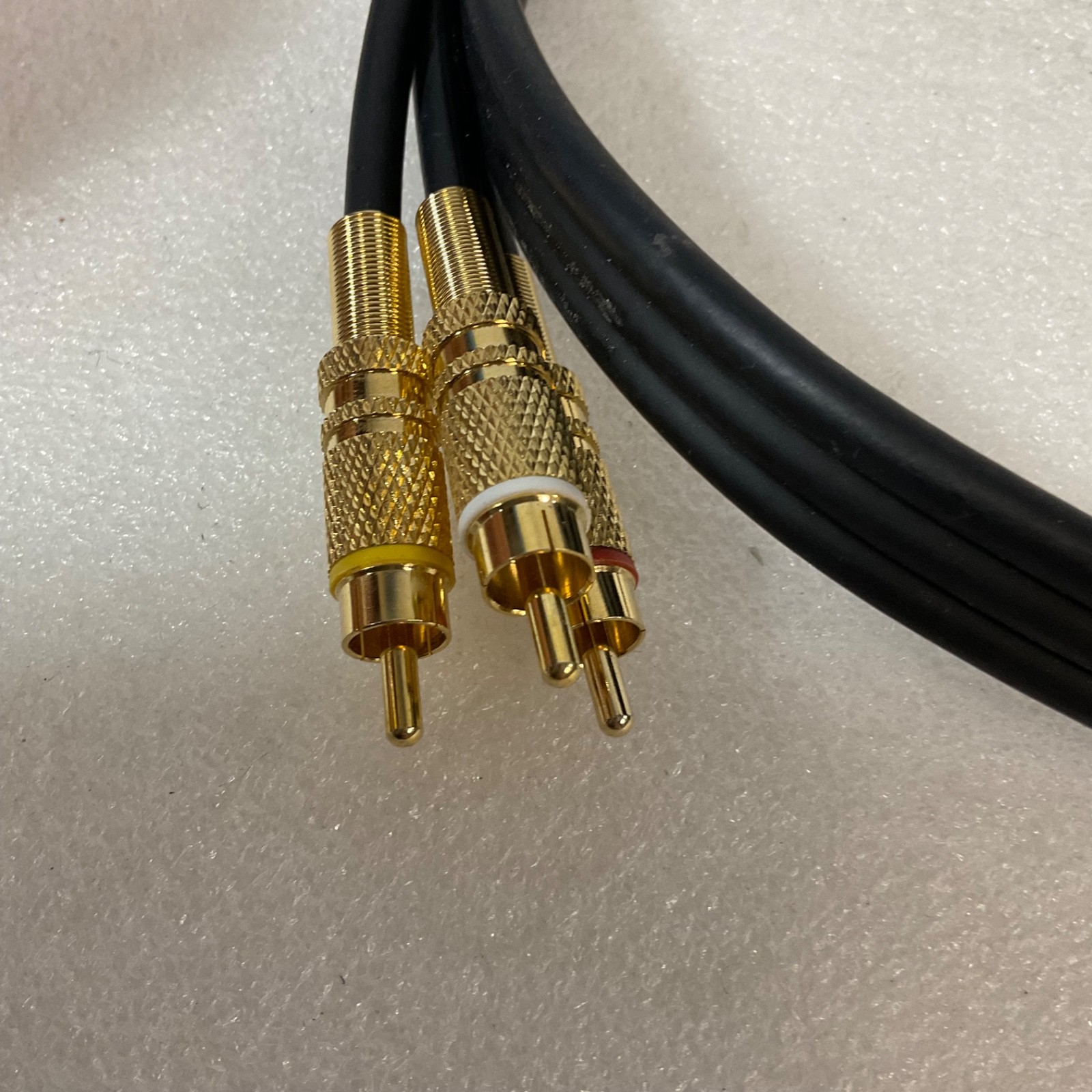 36 in Triple RCA Male to Male RGB Component Video Cable Gold Tone Connectors - Image 4