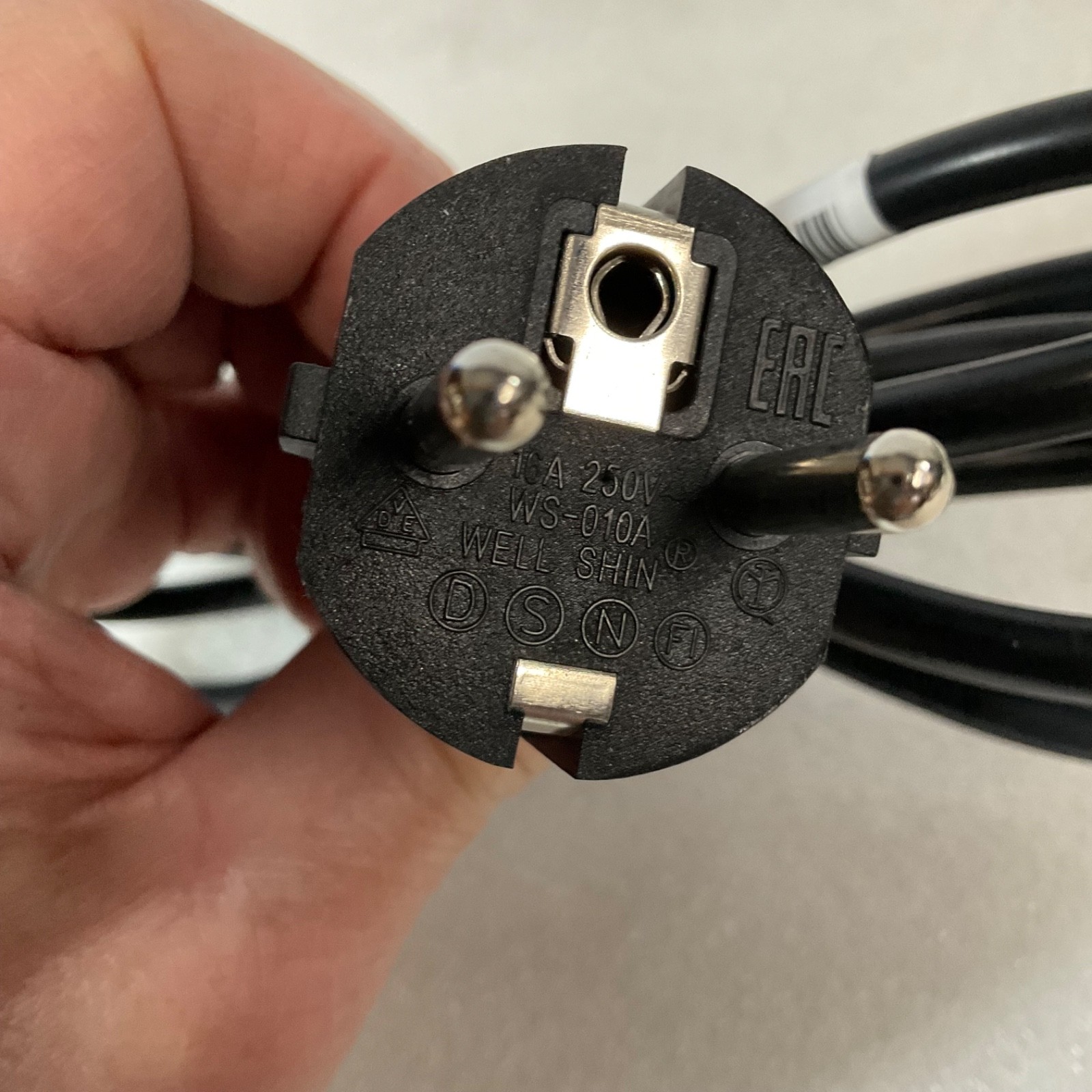IEC C13 to Schuko Power Cable Black 10A 250V Well Shin - Image 5