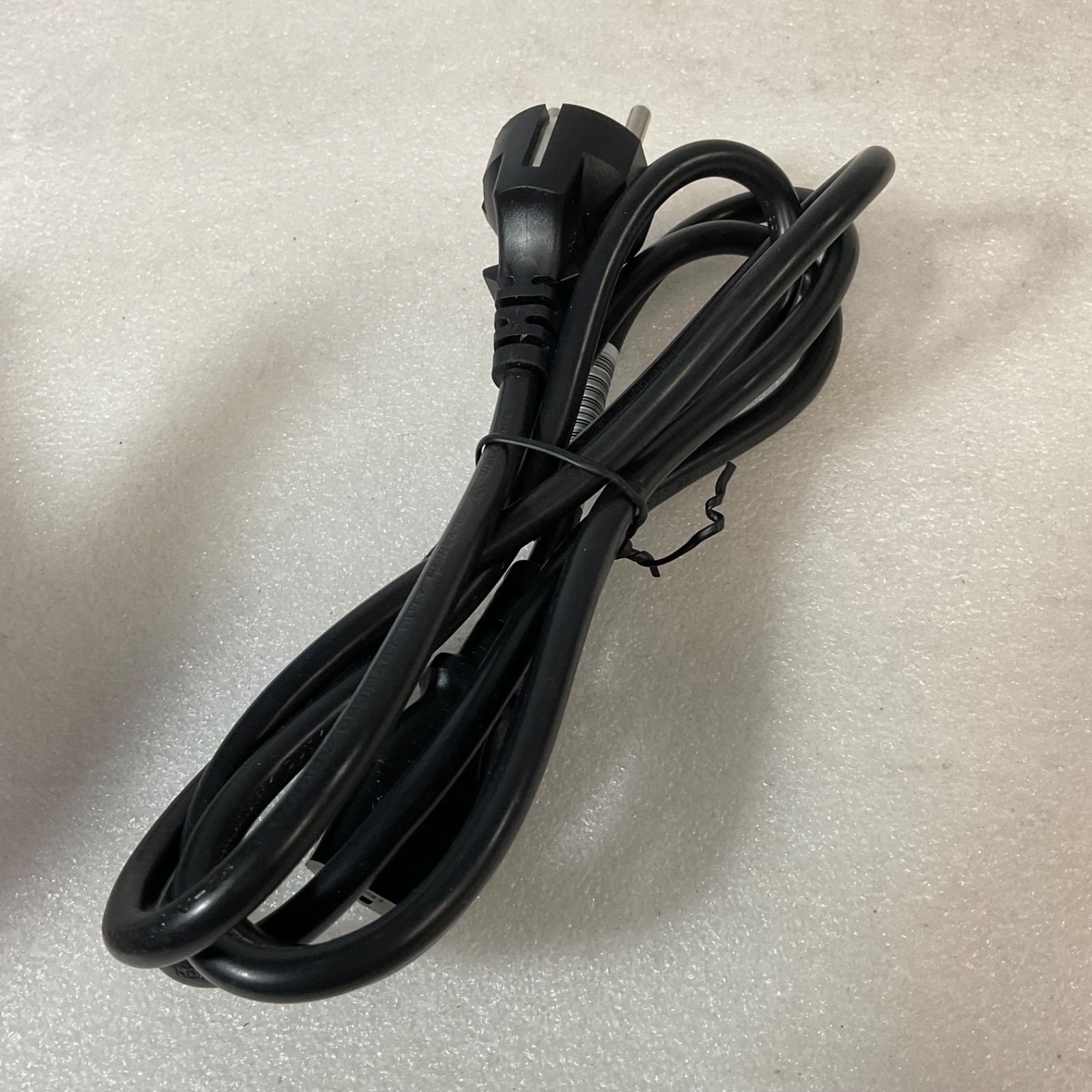 IEC C13 to Schuko Power Cable Black 10A 250V Well Shin - Image 7