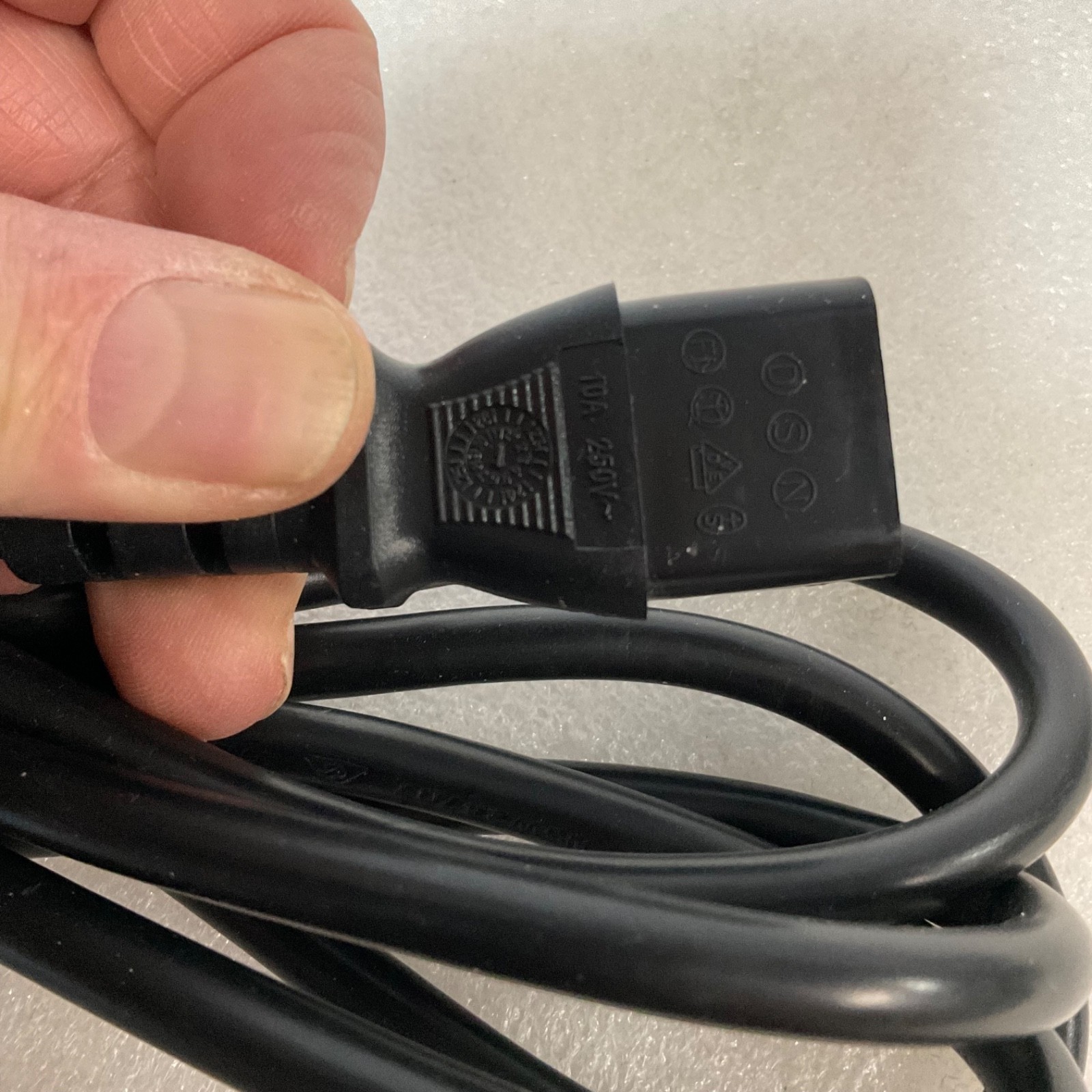 IEC C13 to Schuko Power Cable Black 10A 250V Well Shin - Image 8