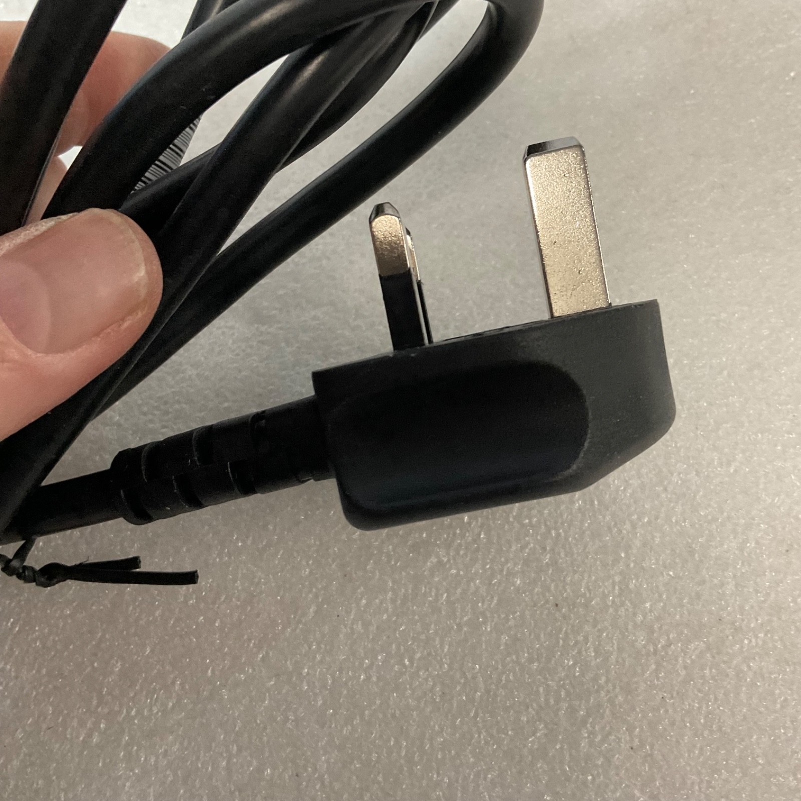 UK BS1363 to IEC C13 Power Cord Black 72 in - Image 7