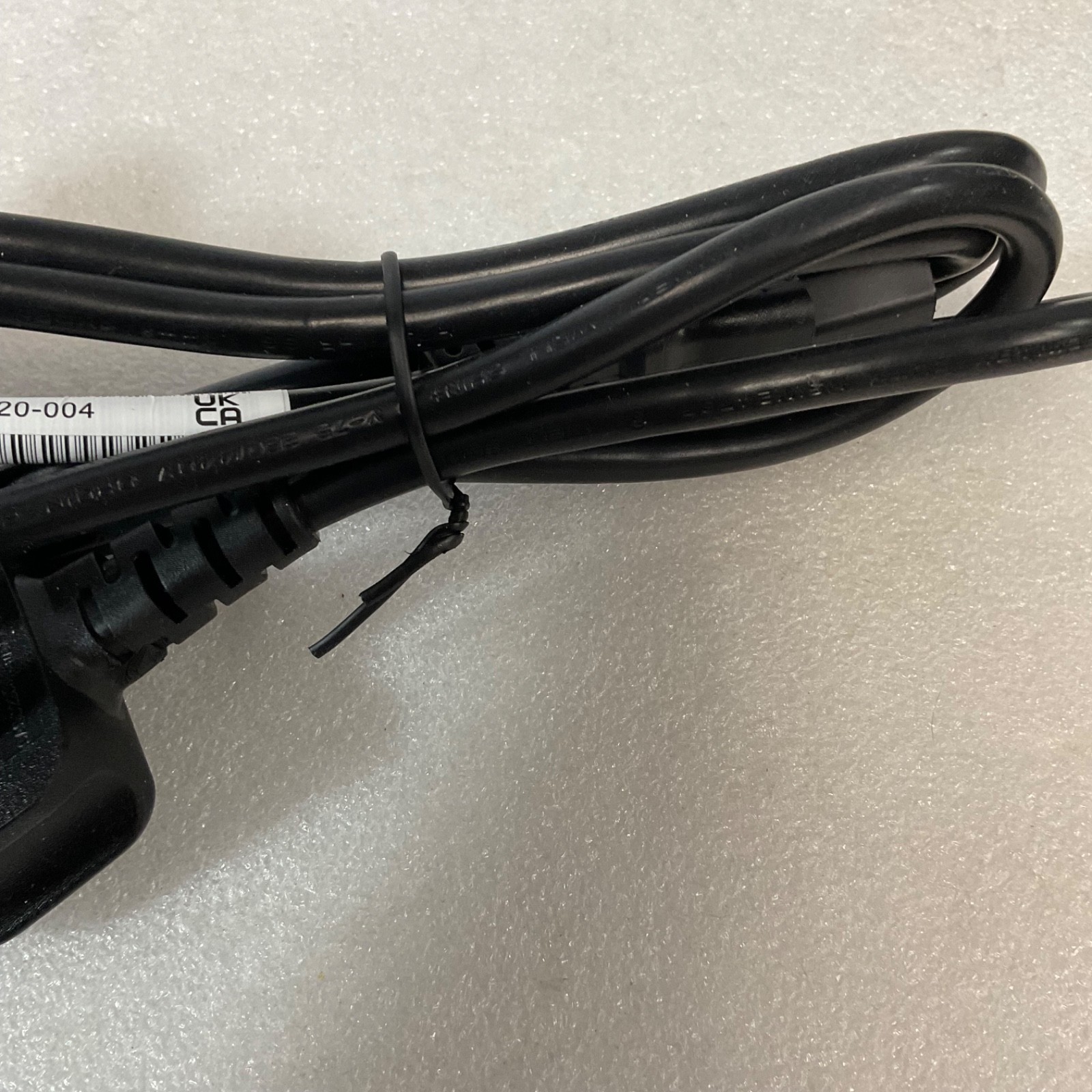 UK BS1363 to IEC C13 Power Cord Black 72 in - Image 9