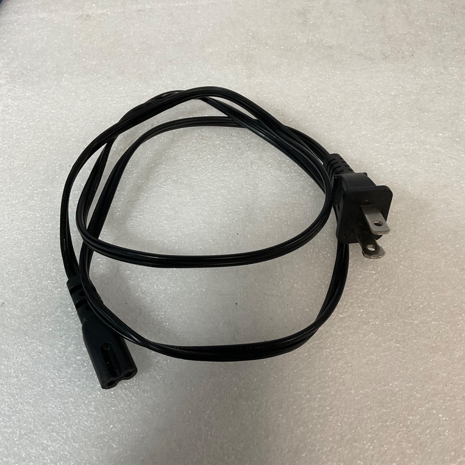 40 in Figure 8 Power Cord NEMA 1-15P to C7 Non-Polarized Black - Image 1