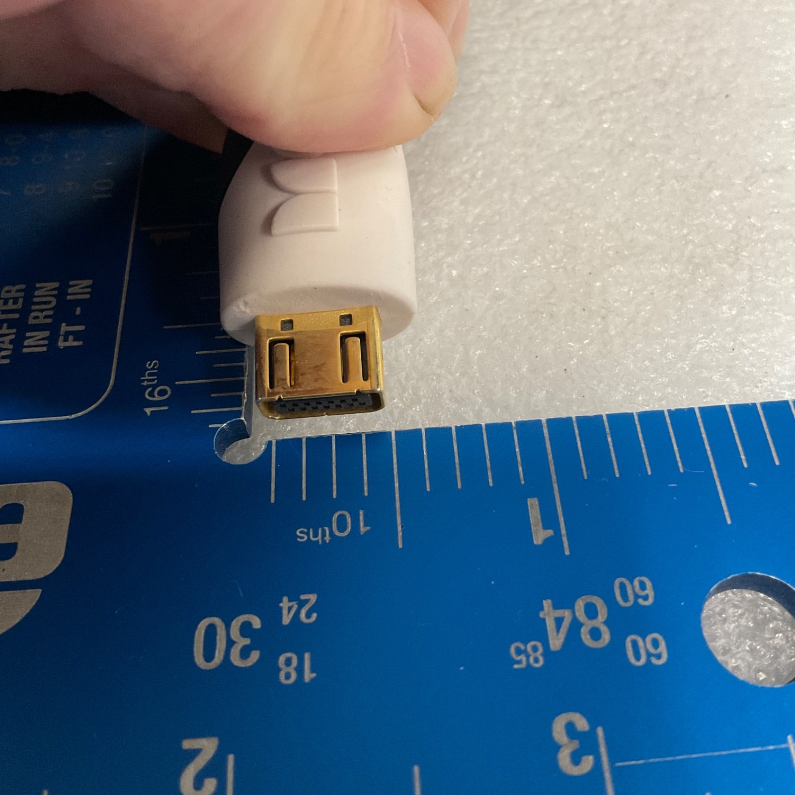 Monster Mini HDMI Type C to Component Video Cable 120 in RCA Audio - Image 8