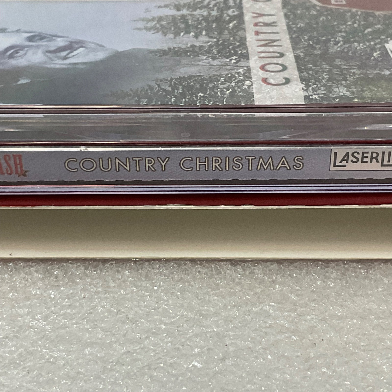 Johnny Cash Country Christmas Limited Collectors Edition CD 2006 - Image 9