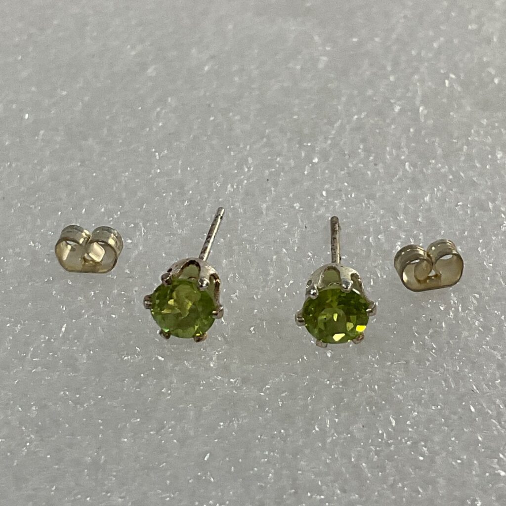 Effy Green Peridot Stud Earrings Round Stones Post Style 0.15in - Image 1