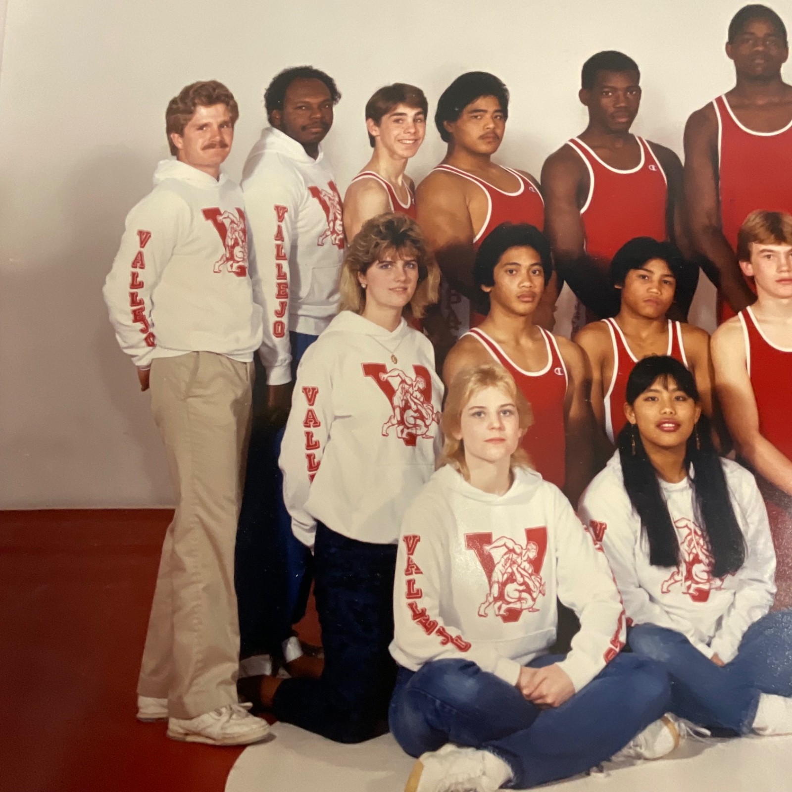1985-86 Vallejo High School California Wrestling Team Photo 20 x 16 in - Image 3
