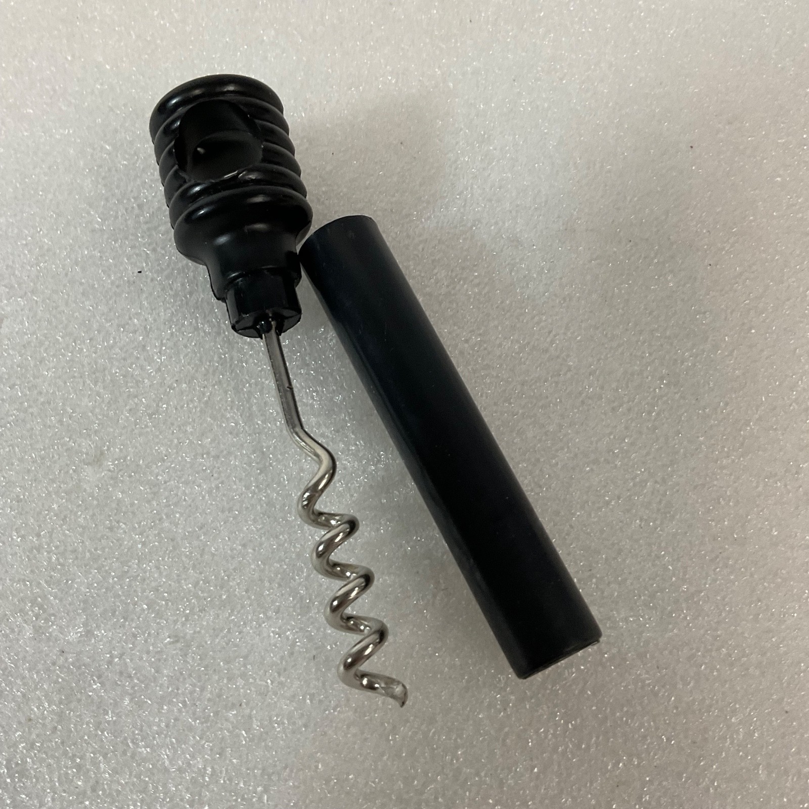 Vintage Clarion Inn Sun Valley 4in Travel Corkscrew Black Plastic Wine Opener - Image 6