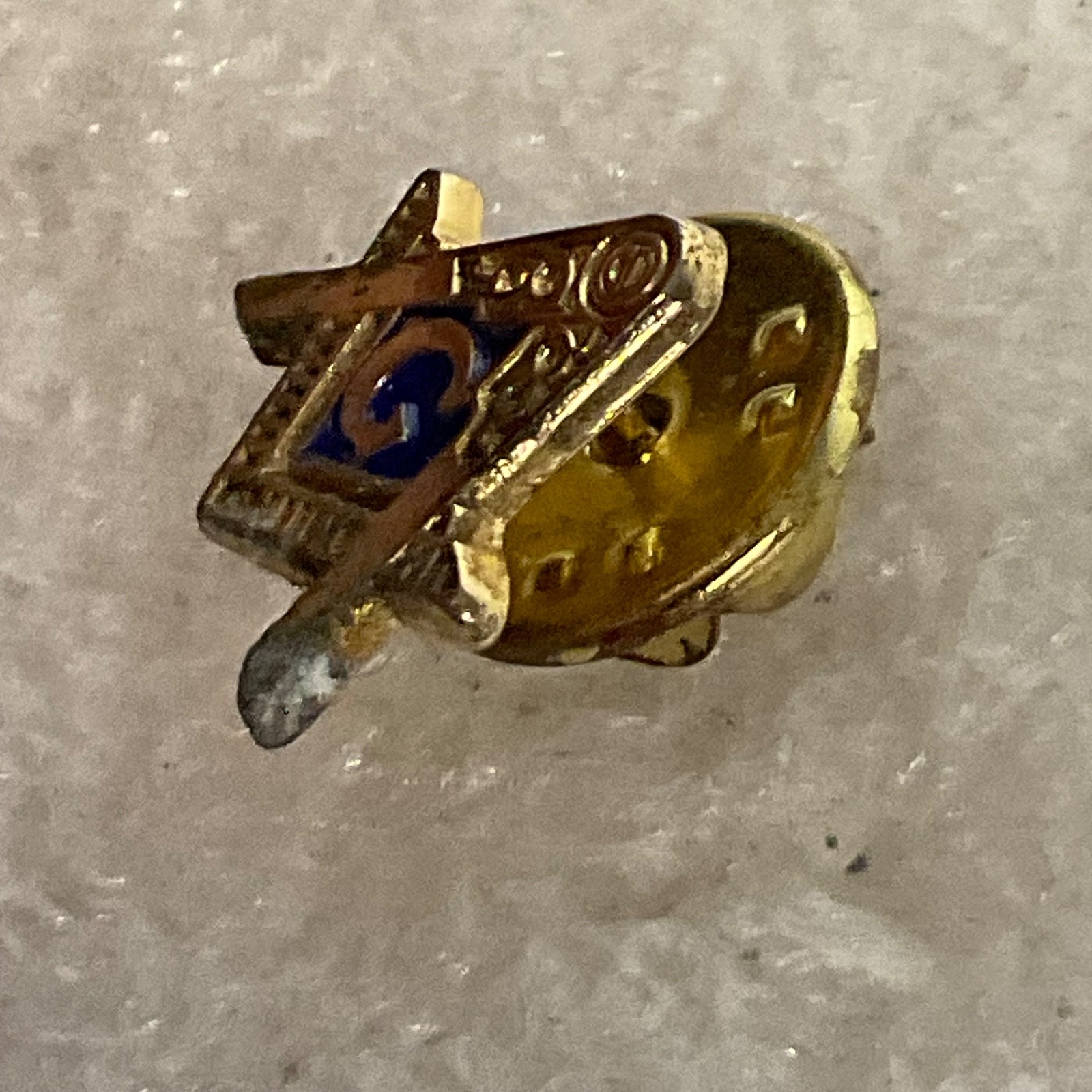 Small Masonic Square & Compass Pin Gold Tone Blue Enamel 0.4in Lapel Badge - Image 4