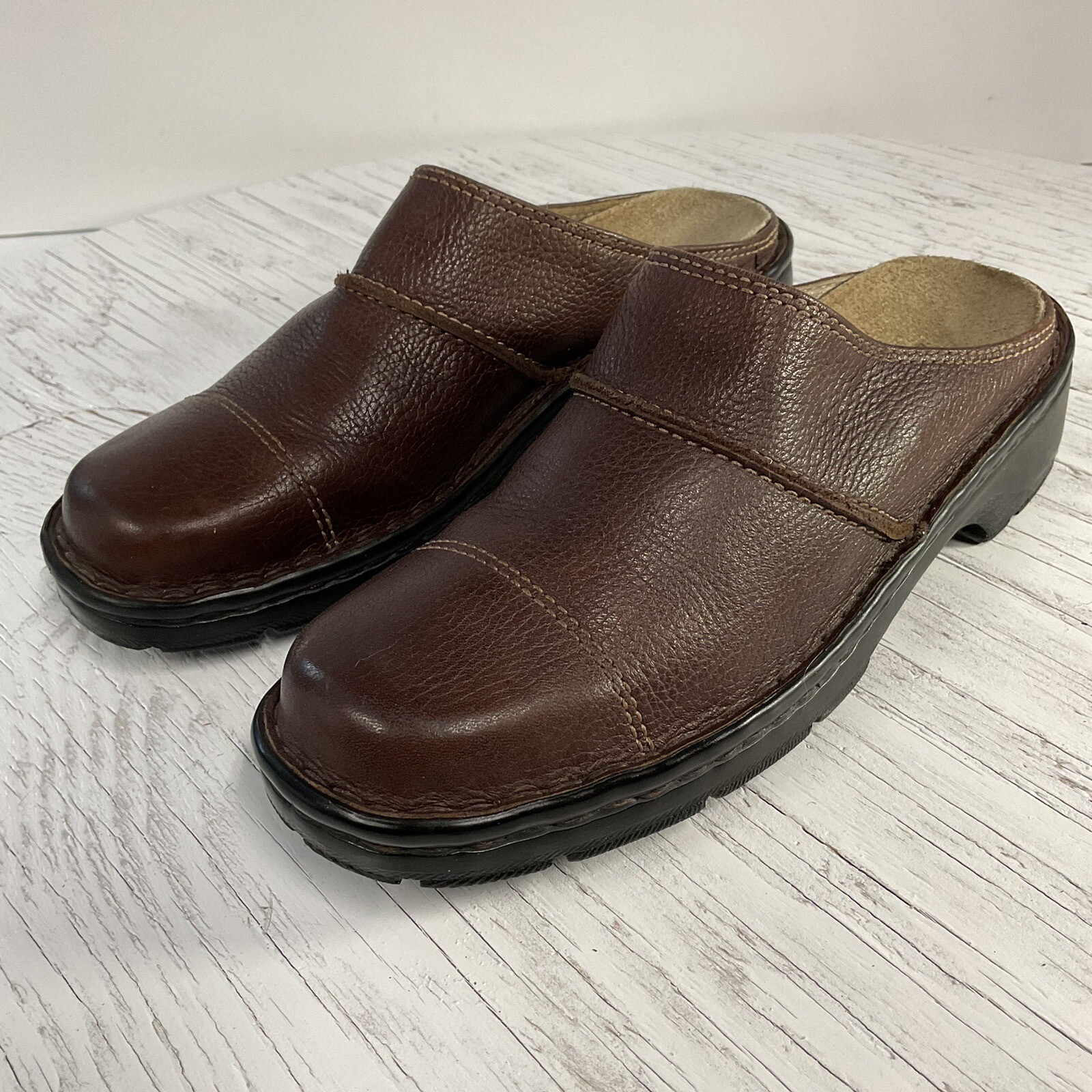 Clark Women’s 7M Brown Leather Mule Clogs Slip-On 3123-2 - Image 3