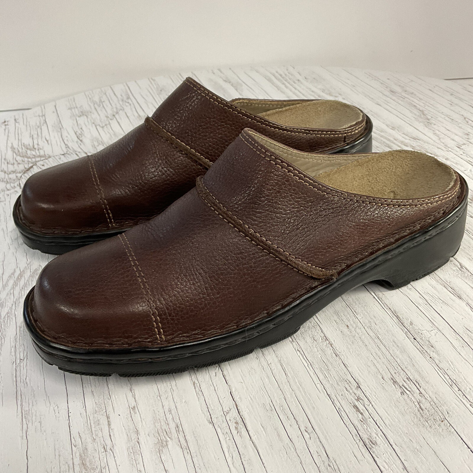 Clark Women’s 7M Brown Leather Mule Clogs Slip-On 3123-2 - Image 4