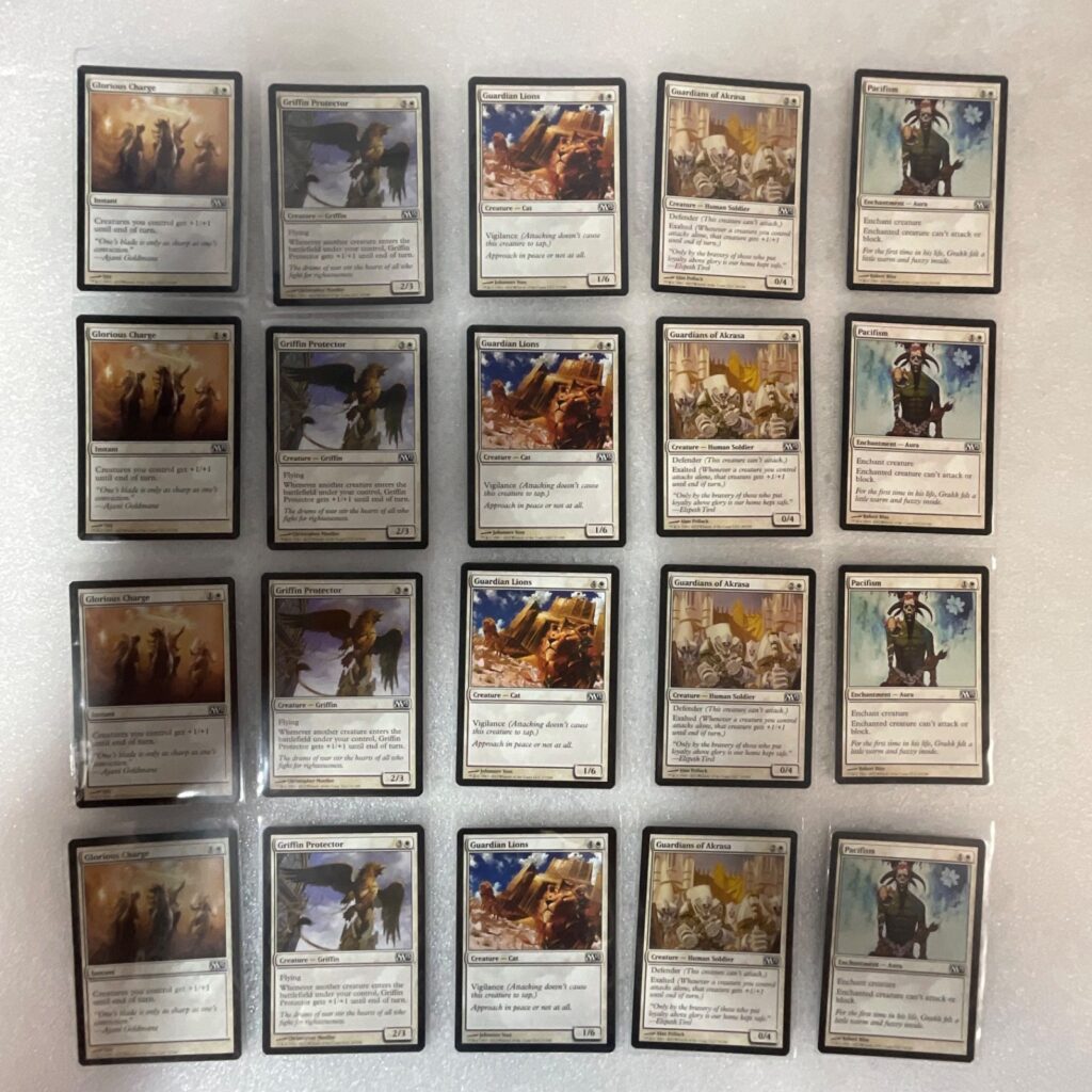Magic the Gathering Lot of 20 White M13 Pacifism Guardian Lions - Image 1