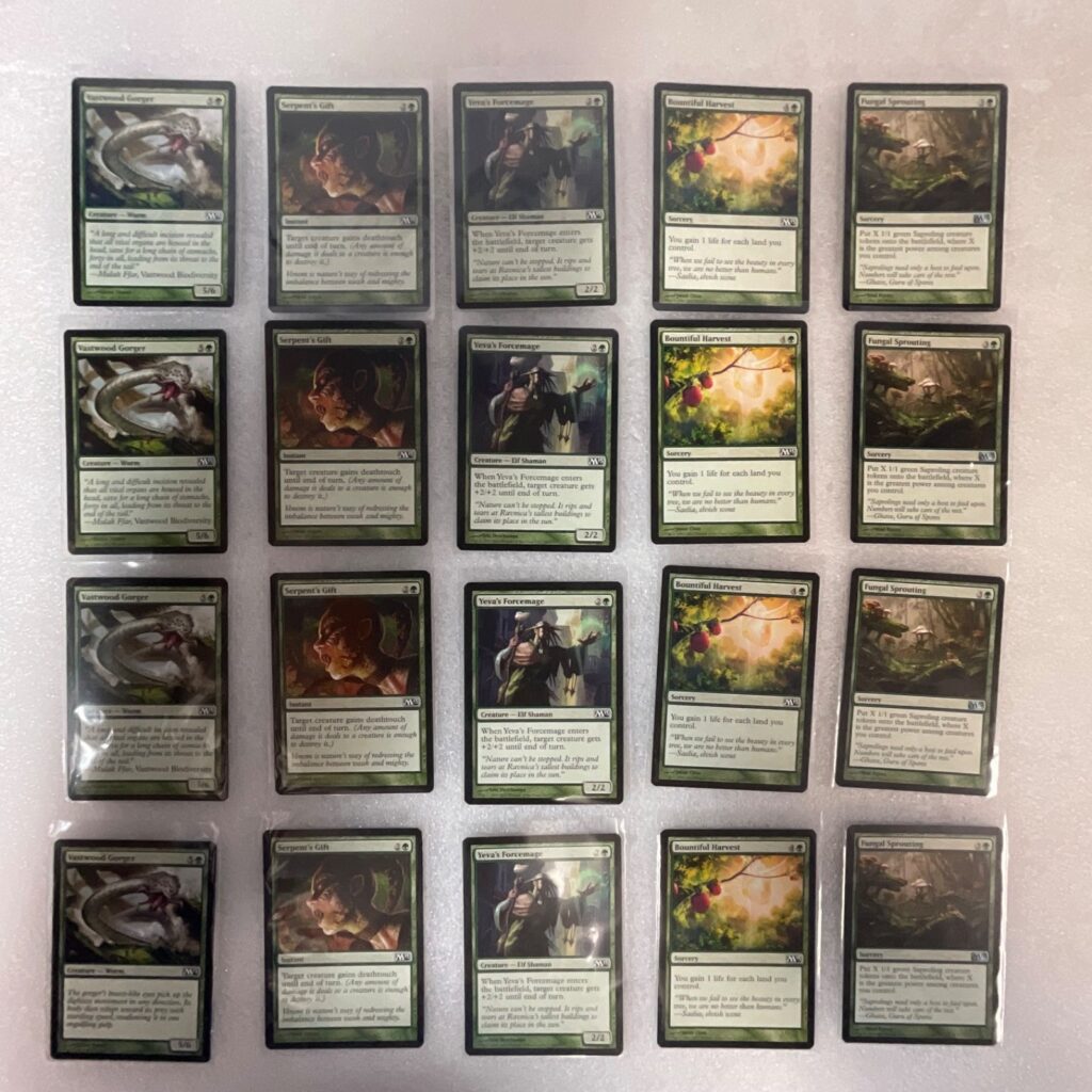 Magic the Gathering Lot of 20 Green M13 Vastwood Gorger Fungal Sprouting - Image 1