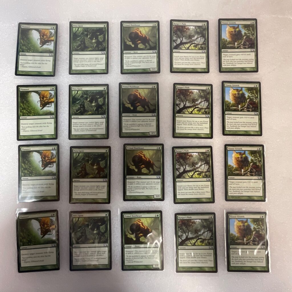 Magic the Gathering Lot of 20 Green M13 Cards Prey Upon Titanic Growth - Image 1