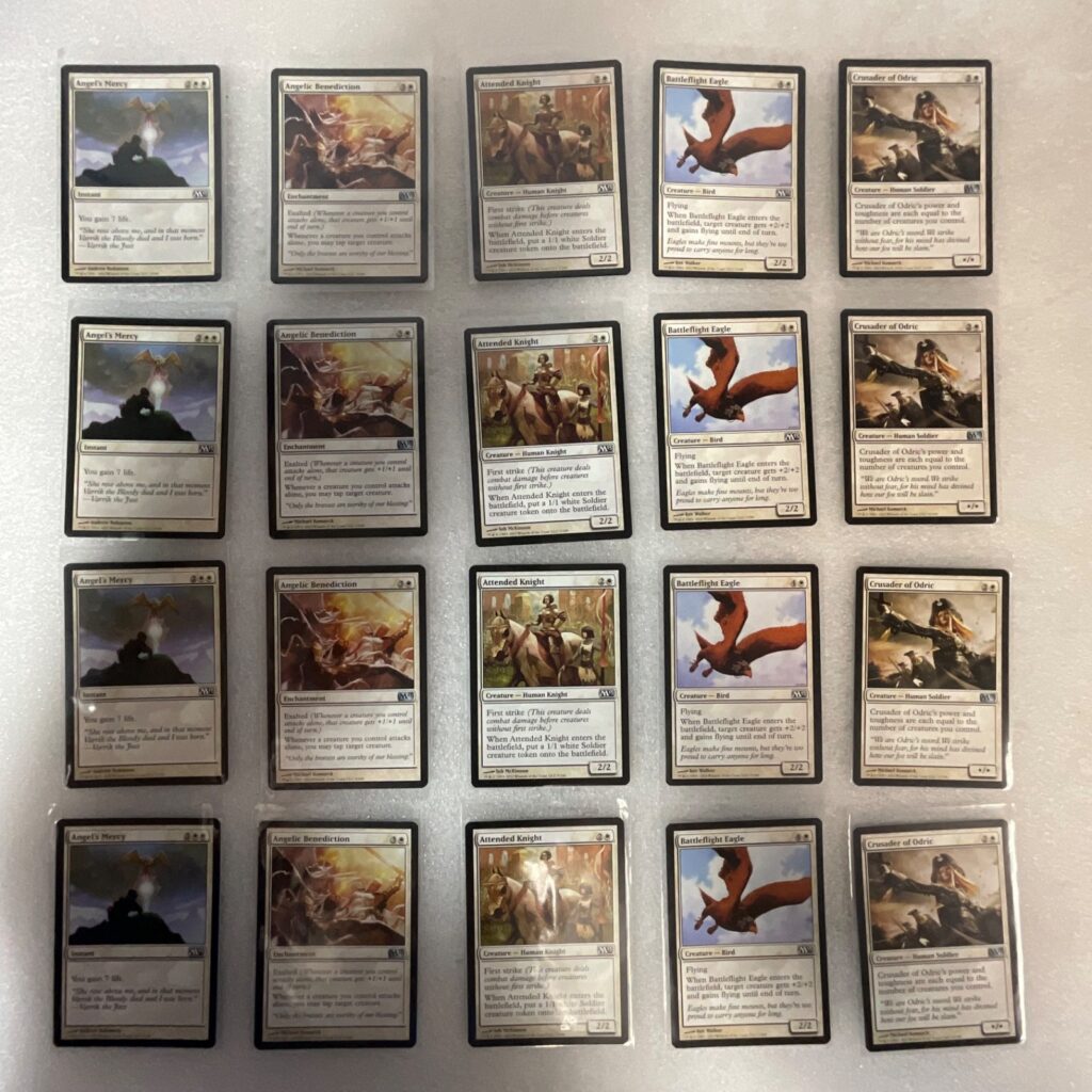 Magic the Gathering Lot of 20 White M13 Attended Knight Crusader - Image 1