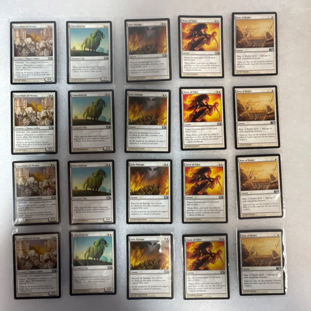 Magic the Gathering Lot of 20 White M13 Show of Valor Safe Passage - Image 1