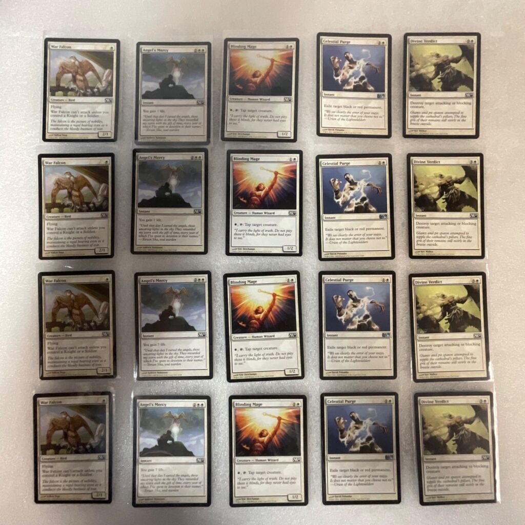 Magic the Gathering Lot of 20 White M13 War Falcon Divine Verdict - Image 1