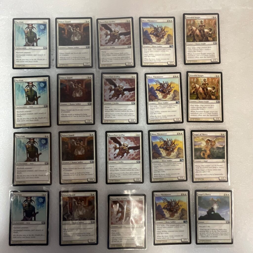 Magic the Gathering Lot of 20 White Mixed M10 M13 Pacifism - Image 1